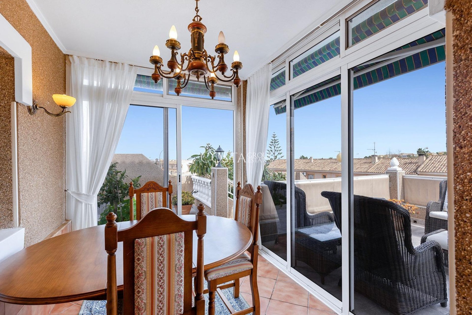 Herverkoop - Villa -
Torrevieja - Torrevieja Centro