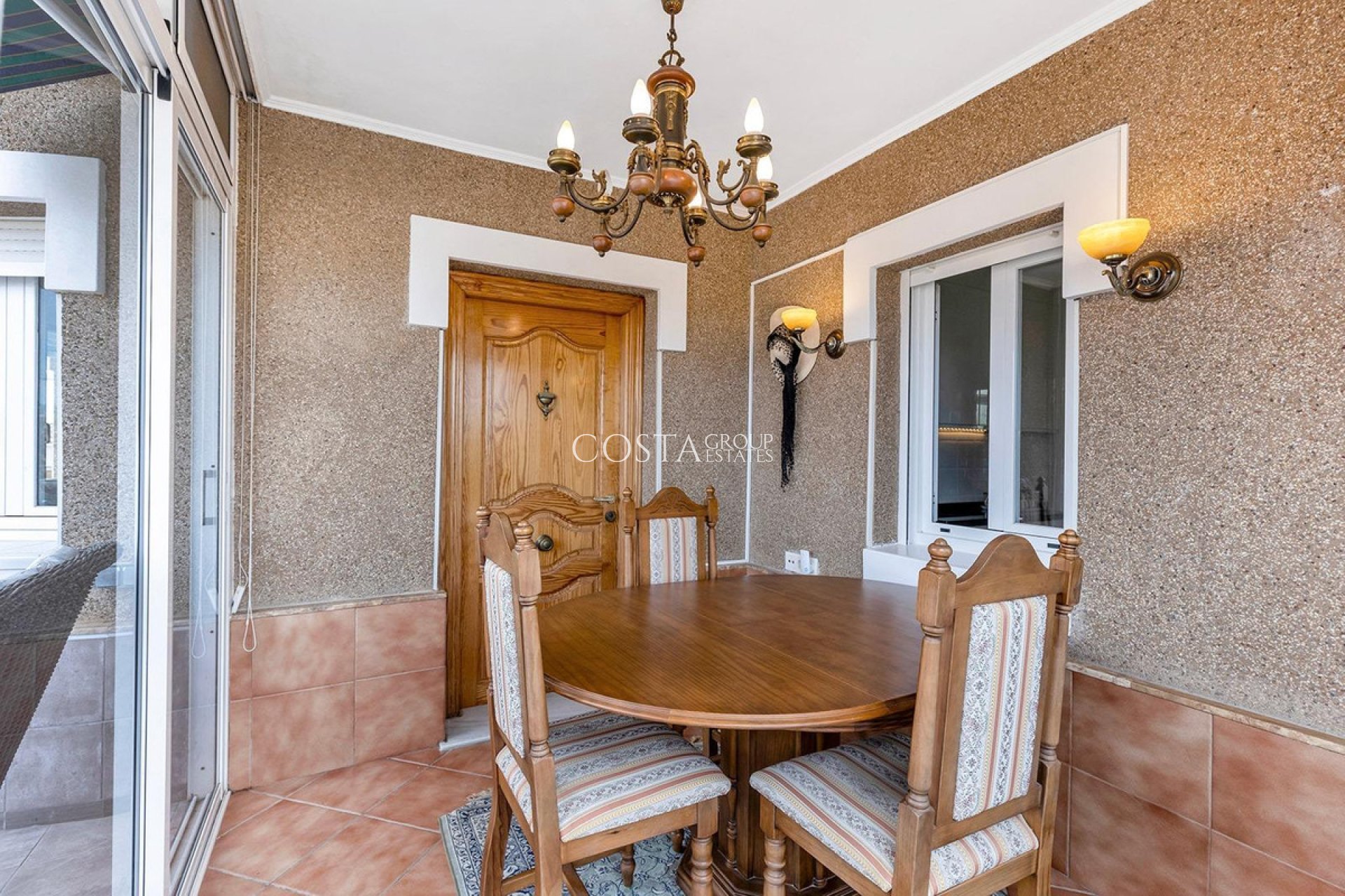 Herverkoop - Villa -
Torrevieja - Torrevieja Centro