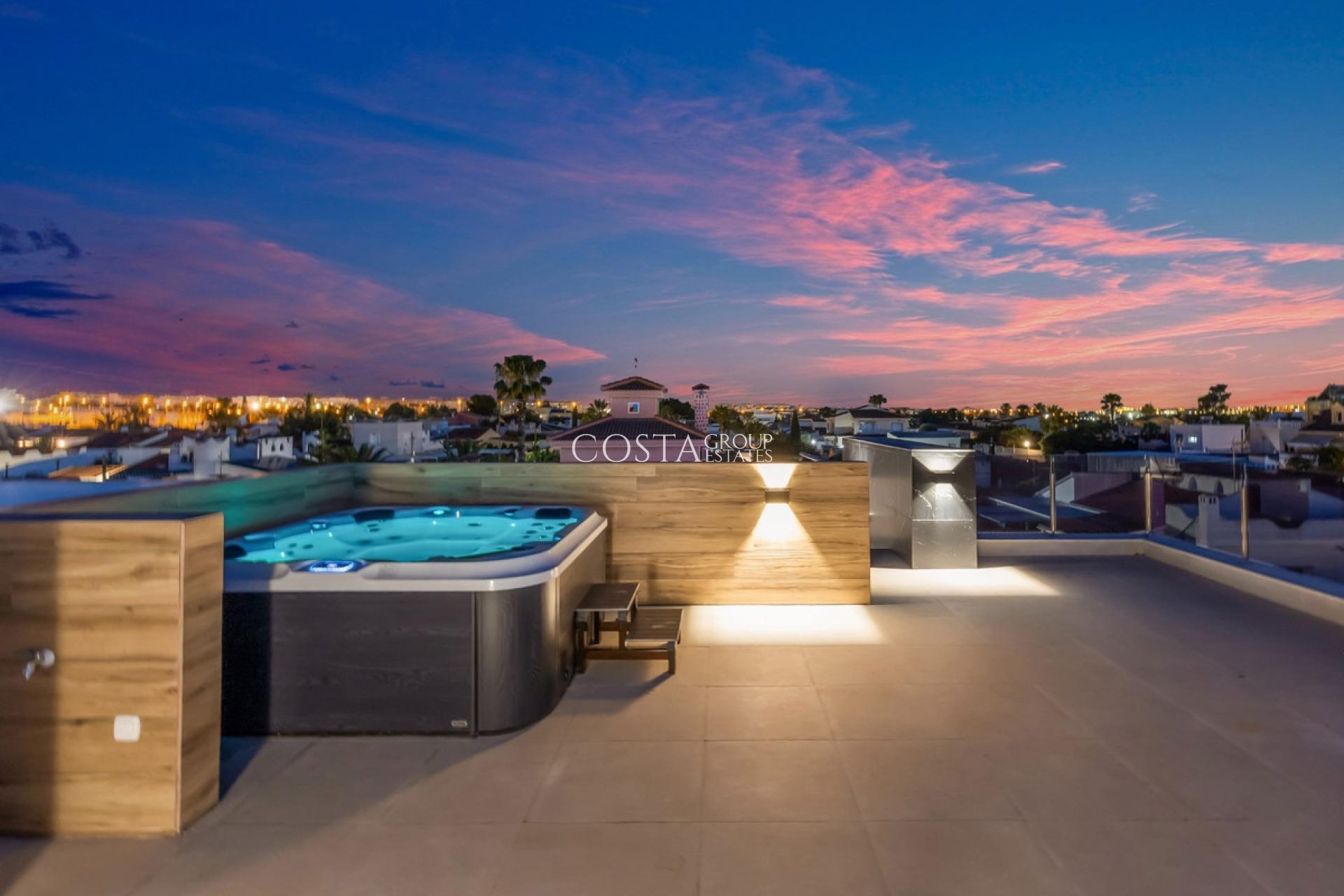 Herverkoop - Villa -
Torrevieja - Torrevieja Centro