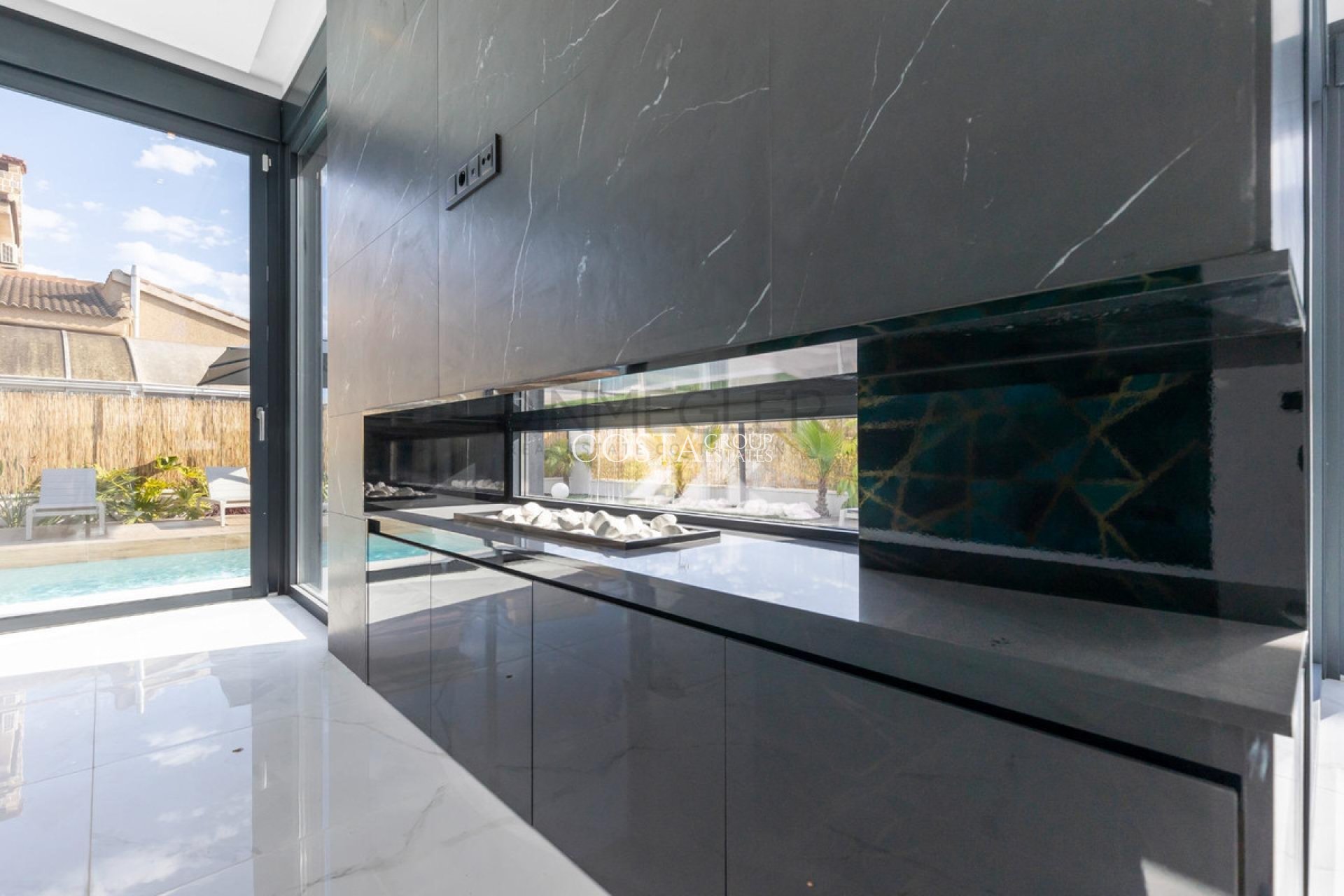 Herverkoop - Villa -
Torrevieja - Torrevieja Centro