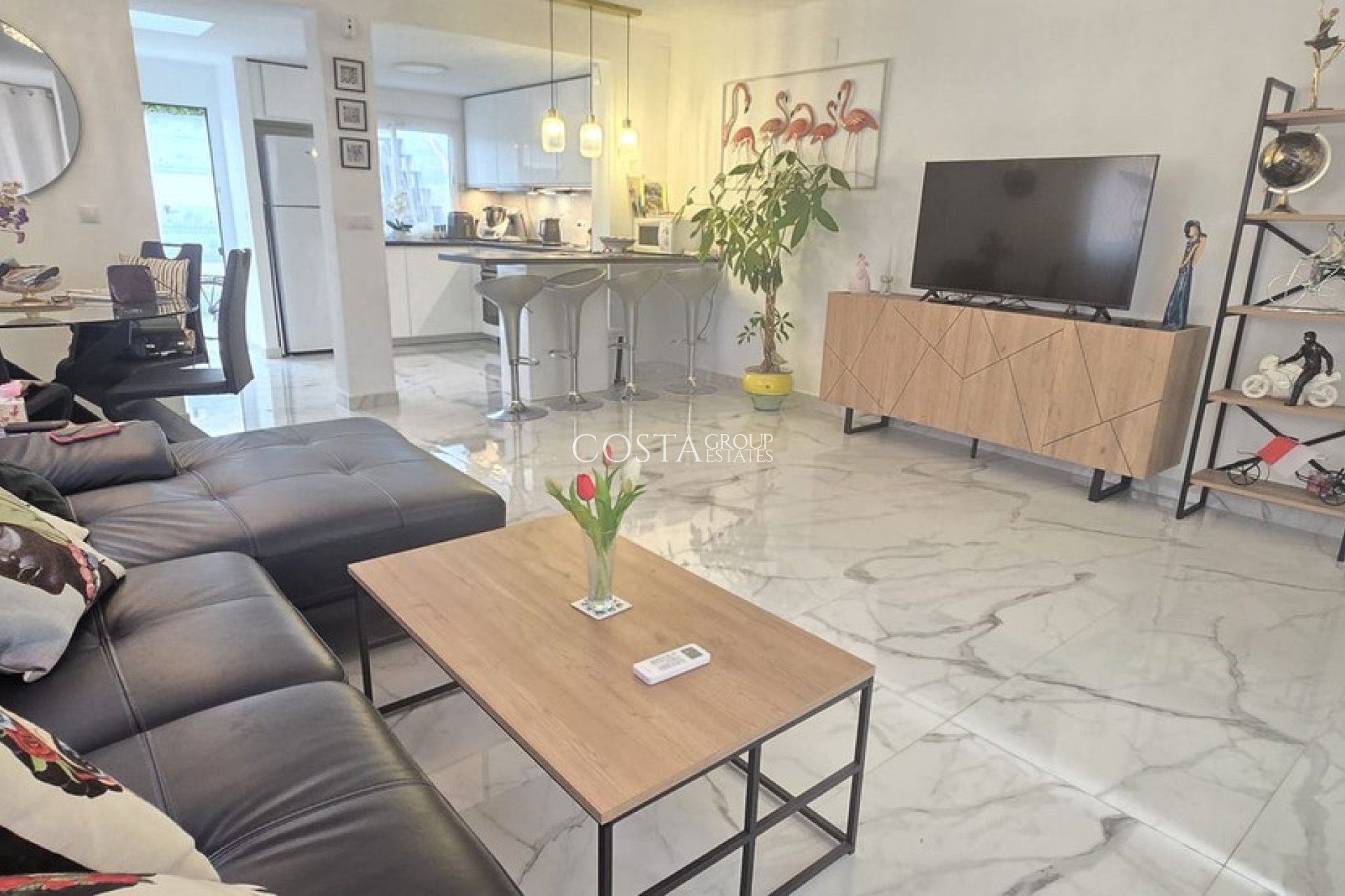 Herverkoop - Villa -
Torrevieja - Torrevieja Centro