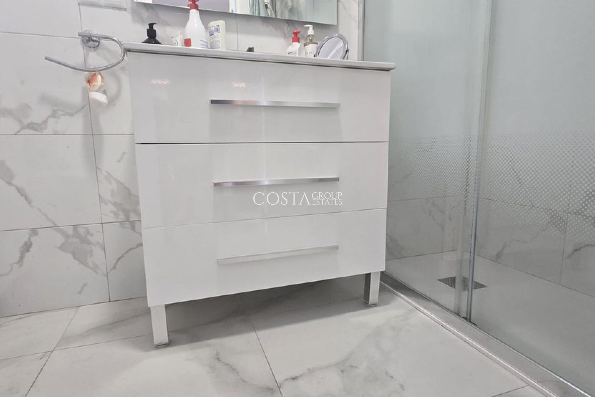 Herverkoop - Villa -
Torrevieja - Torrevieja Centro