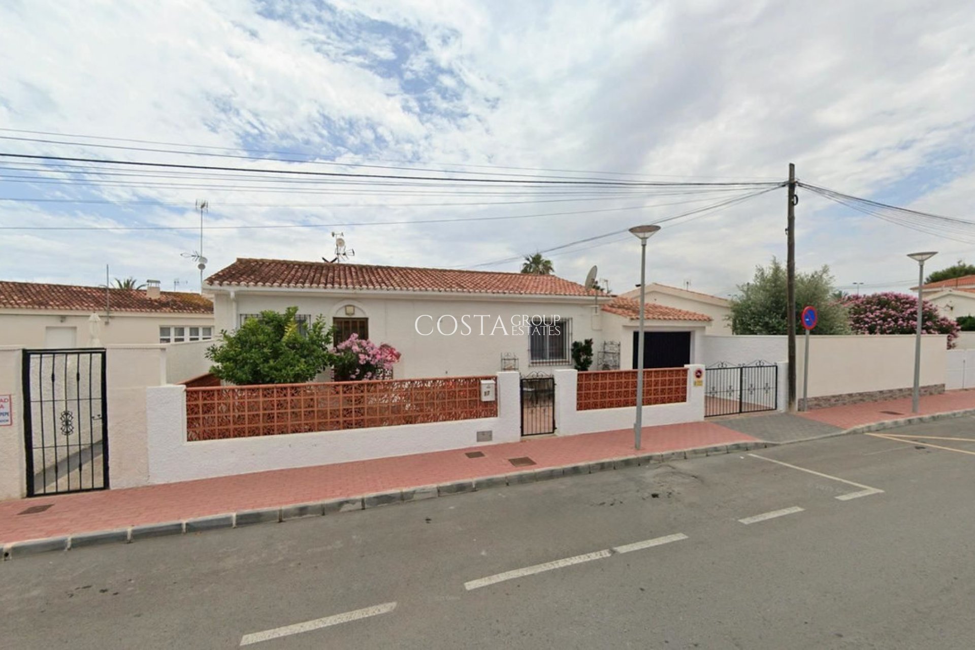 Herverkoop - Villa -
Torrevieja - Torrevieja Centro