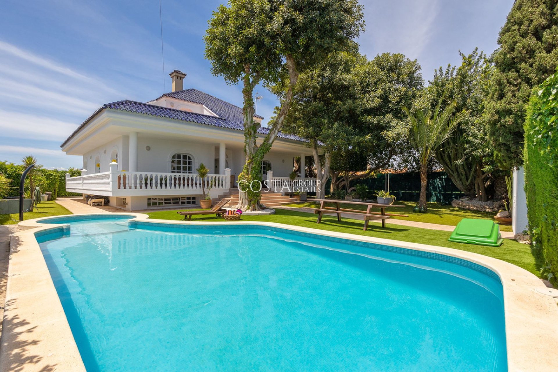 Herverkoop - Villa -
Torrevieja - Torrevieja Centro