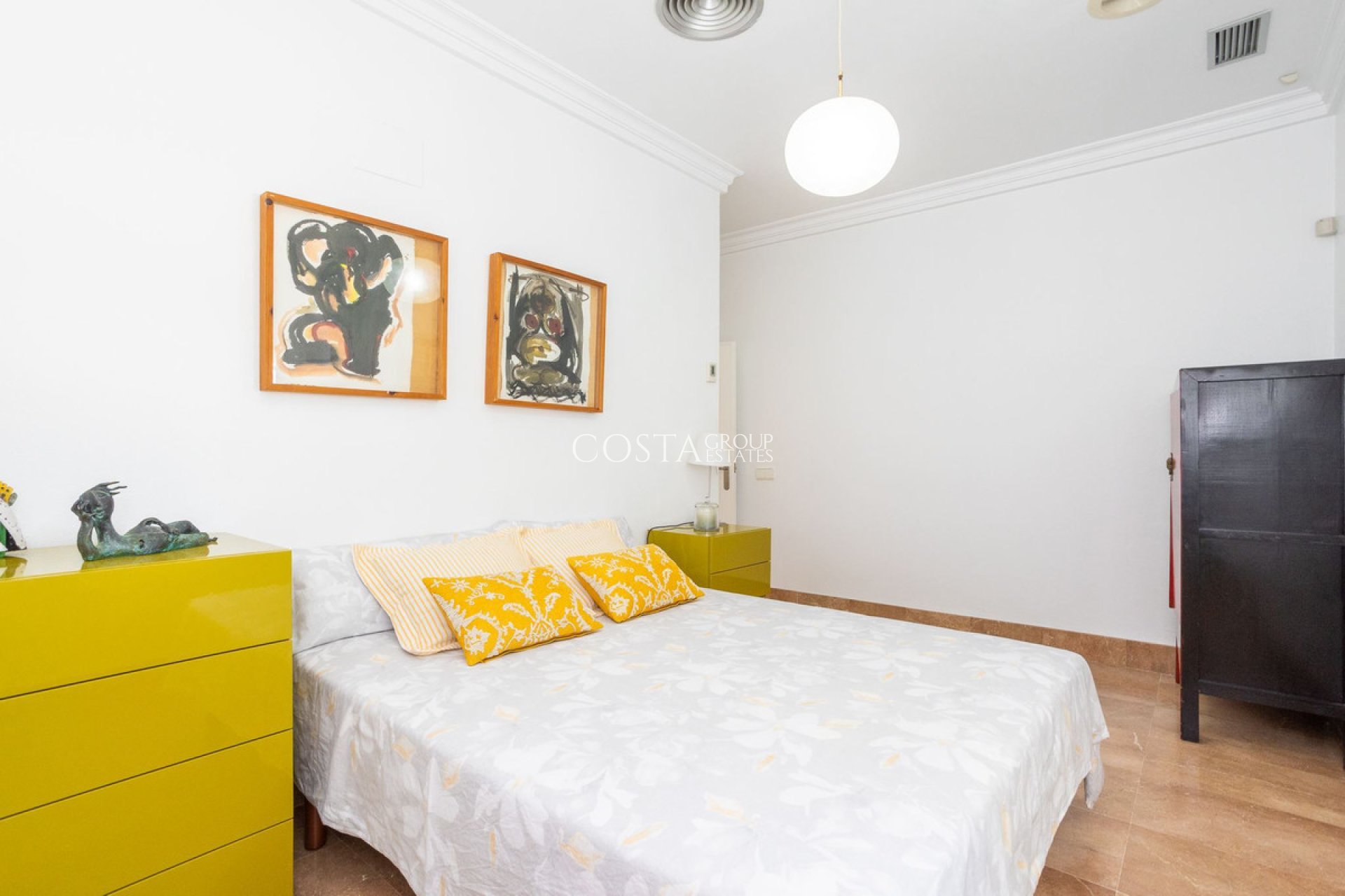 Herverkoop - Villa -
Torrevieja - Torrevieja Centro