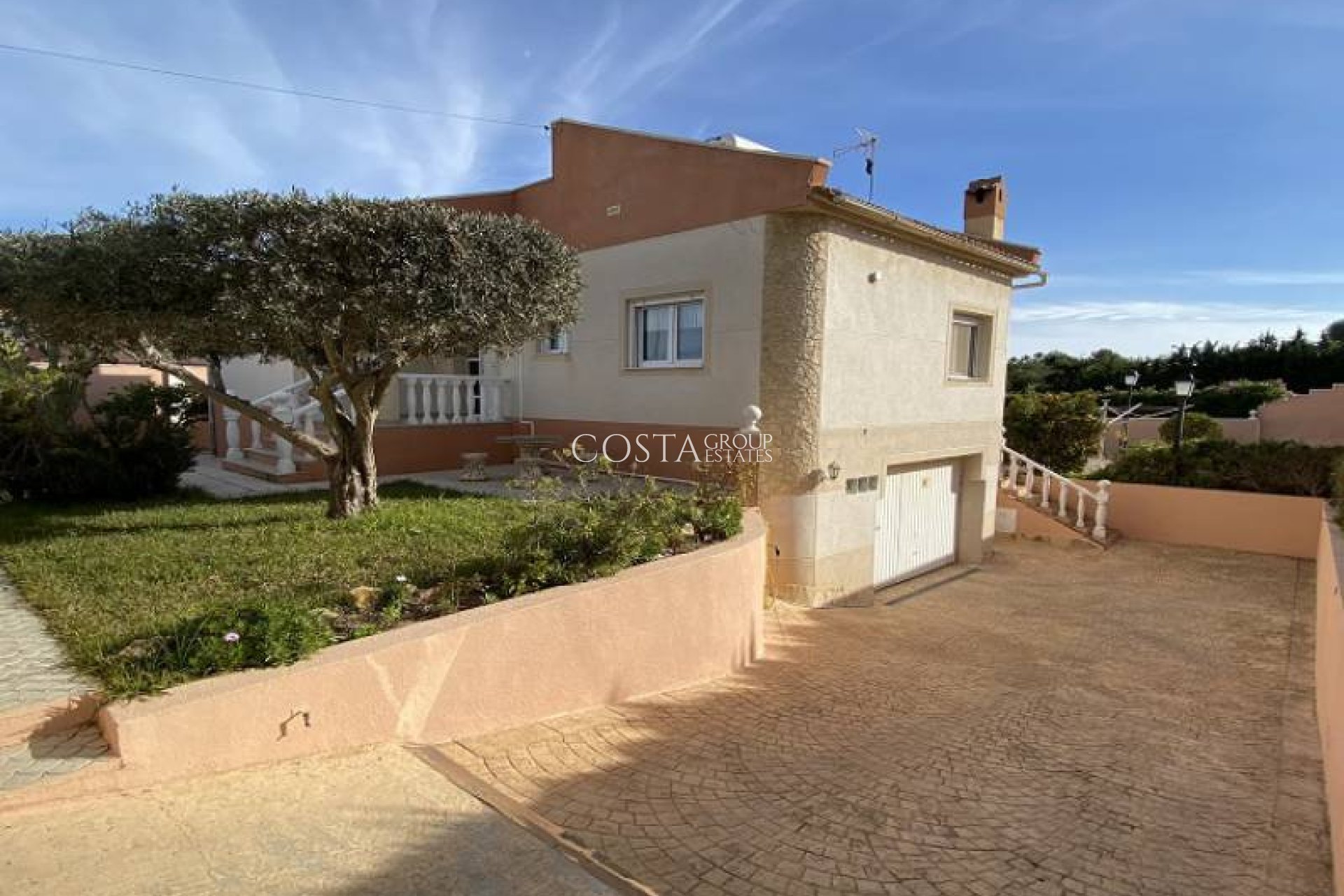 Herverkoop - Villa -
Torrevieja