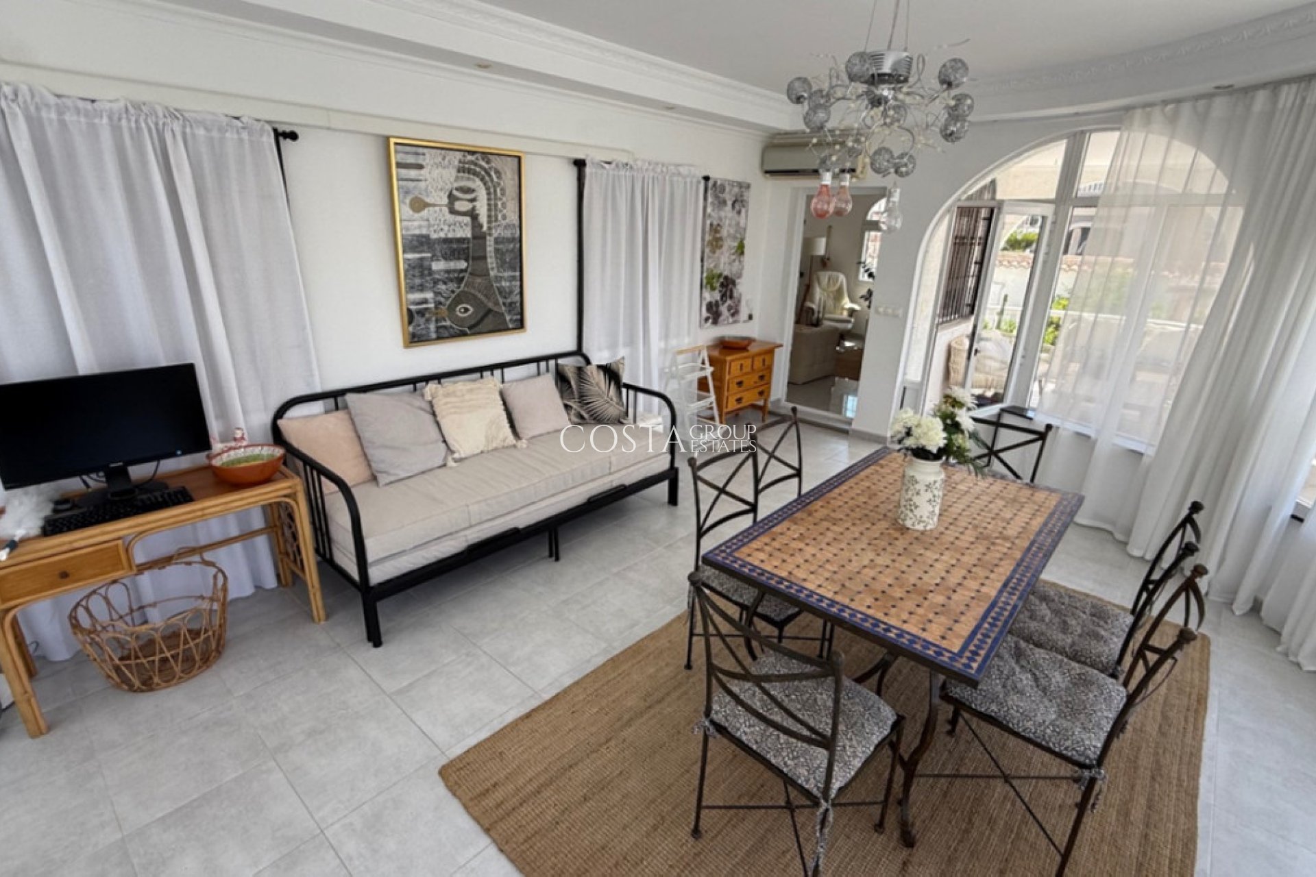 Herverkoop - Villa -
Torrevieja