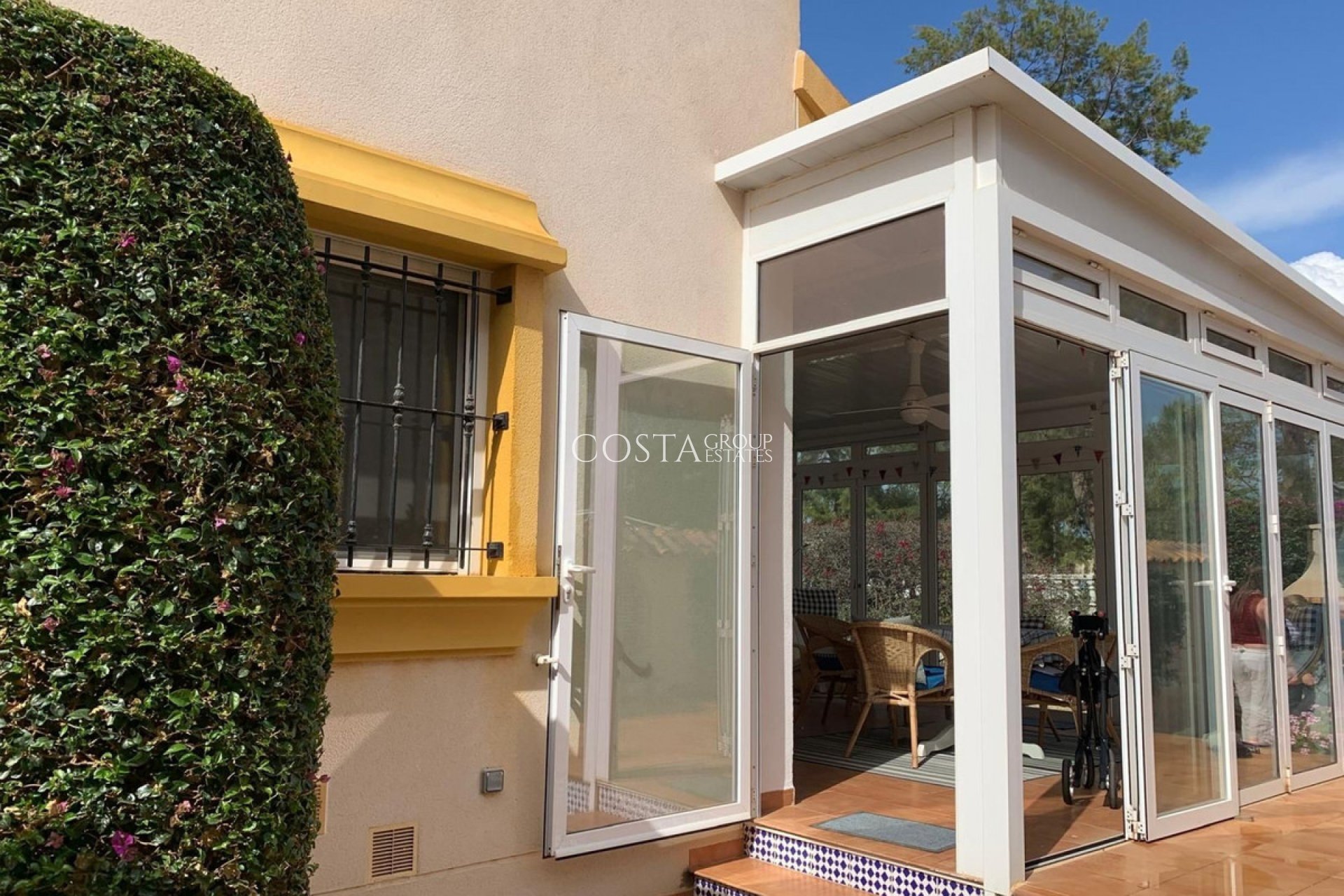 Herverkoop - Villa -
Urbanización El Raso