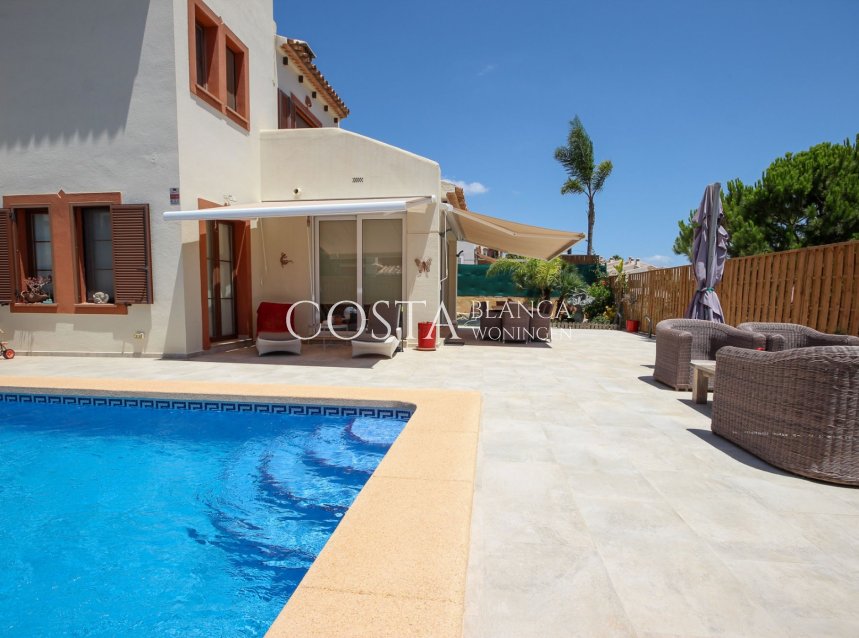 Herverkoop - Villa -
Villajoyosa