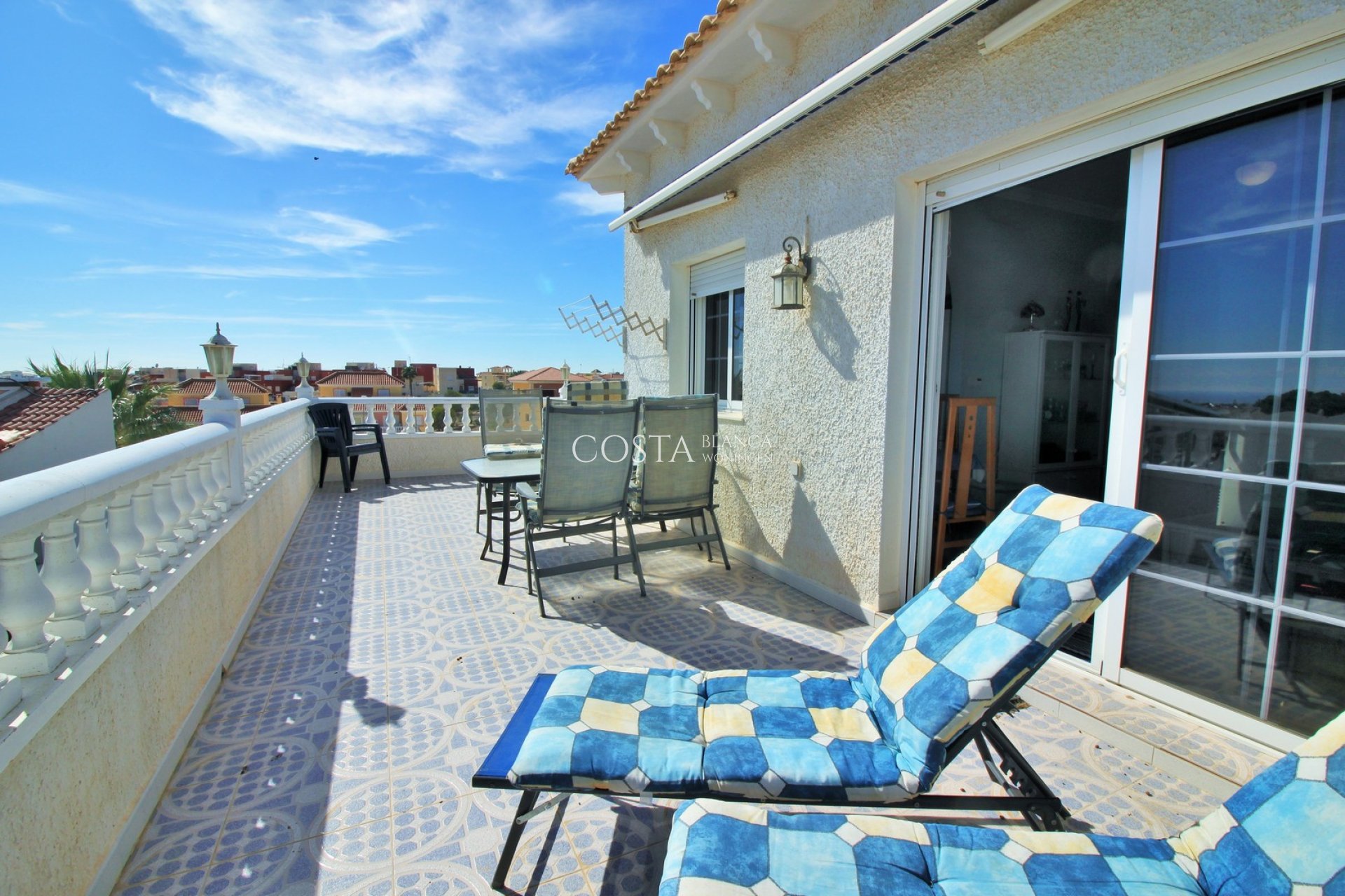 Herverkoop - Villa -
Villamartín