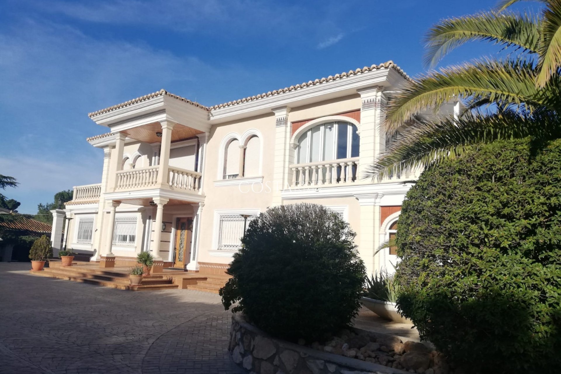 Herverkoop - Villa -
Yecla - Yecla Centro