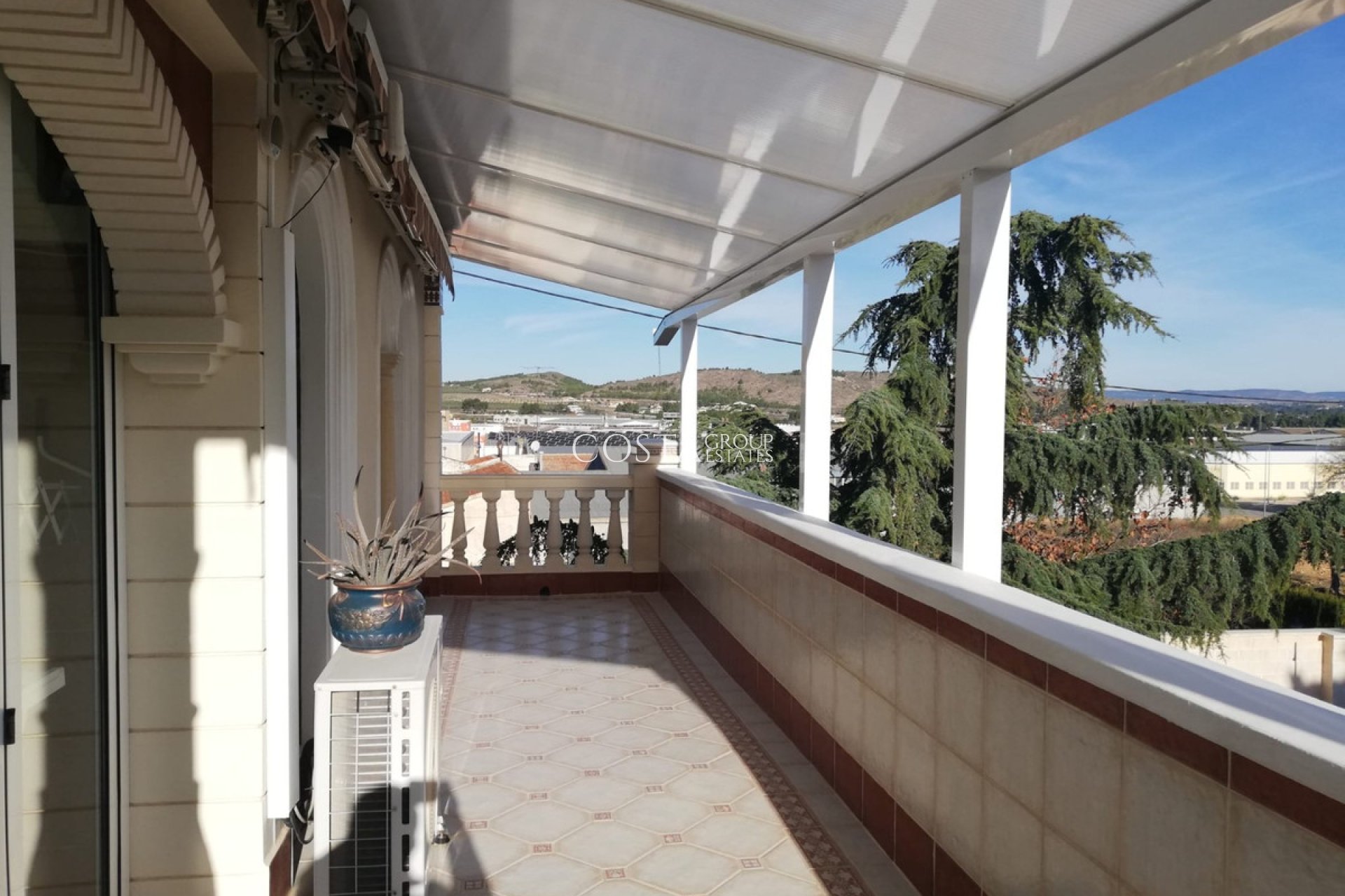 Herverkoop - Villa -
Yecla - Yecla Centro