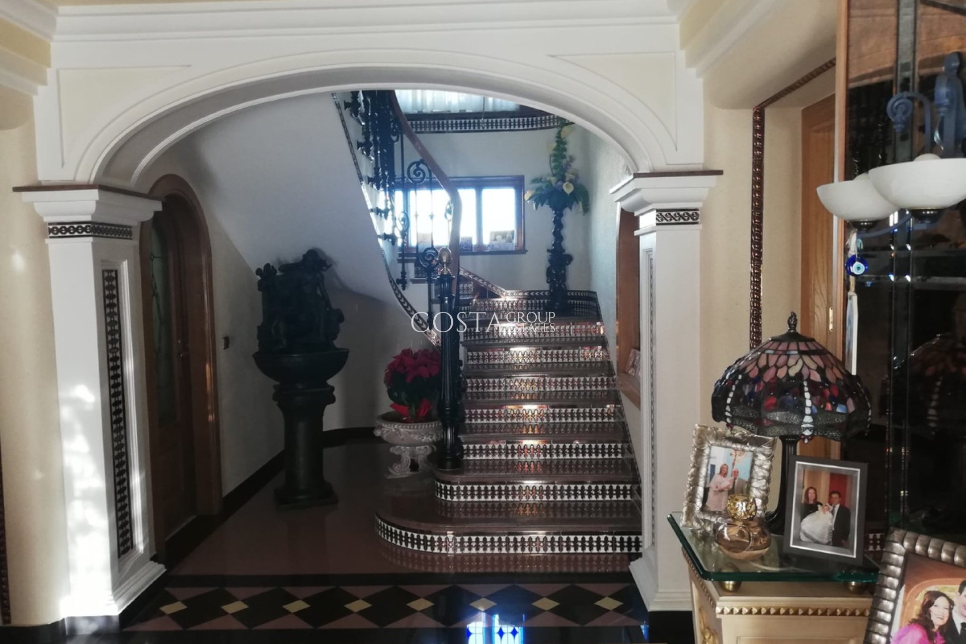 Herverkoop - Villa -
Yecla - Yecla Centro