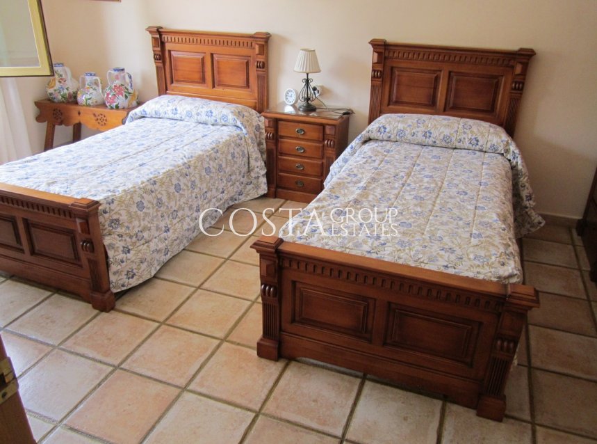 Herverkoop - Villa -
Yecla - Yecla Centro