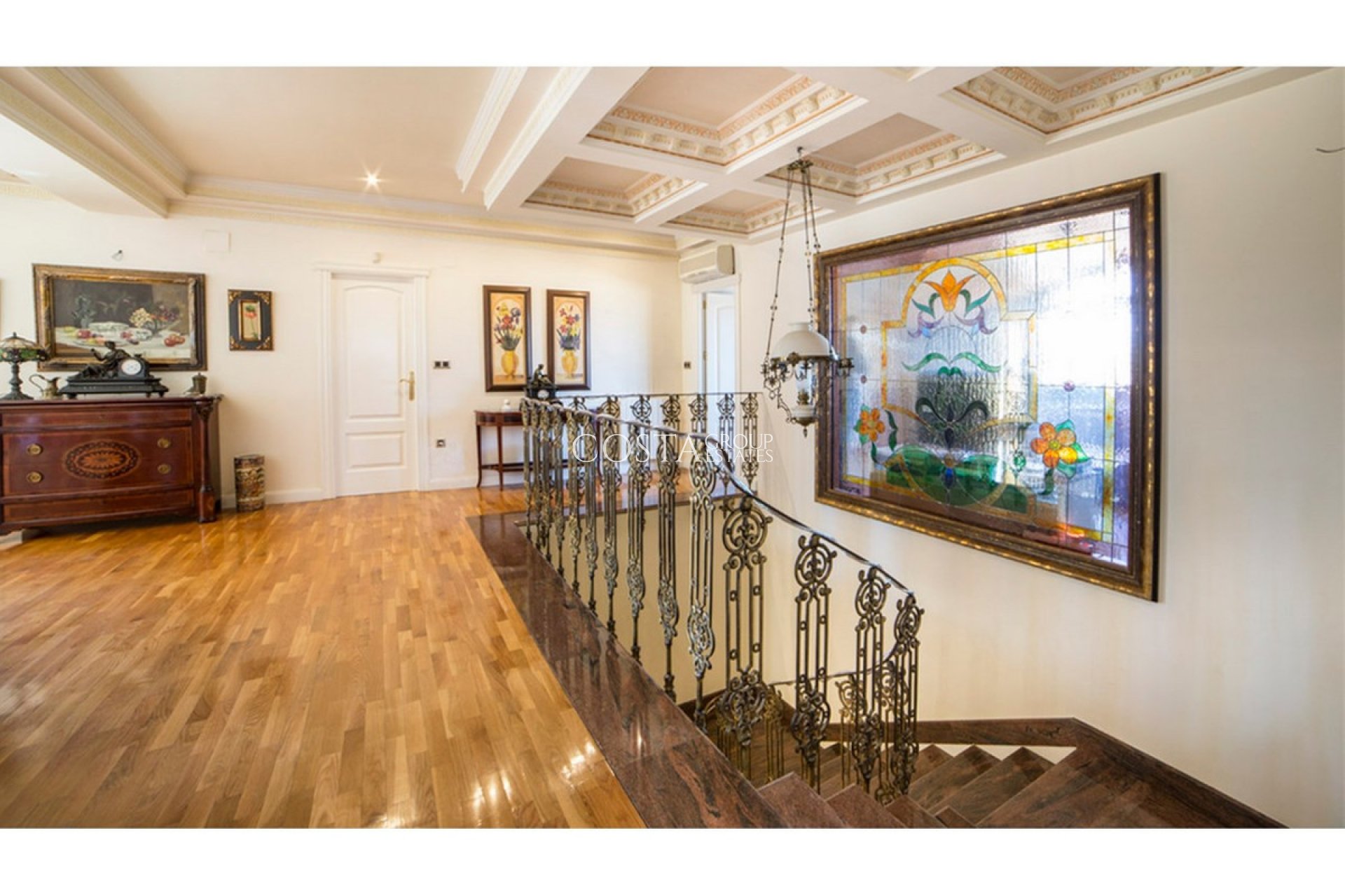 Herverkoop - Villa -
Yecla - Yecla Centro