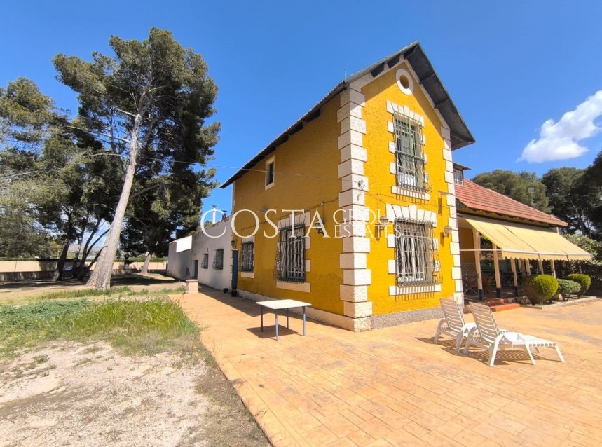 Herverkoop - Villa -
Yecla - Yecla Centro