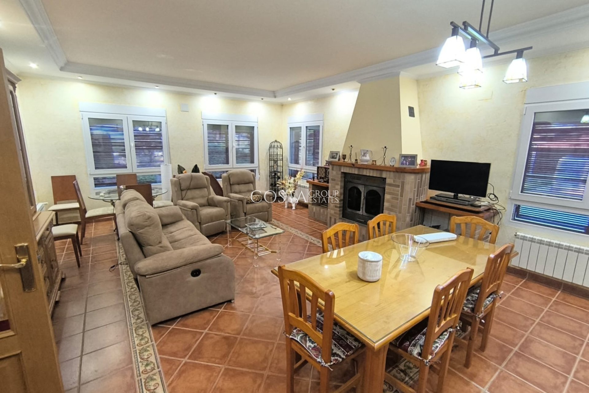 Herverkoop - Villa -
Yecla - Yecla Centro