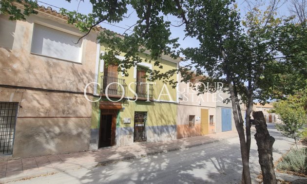 House - Resale - Pinoso -
                Pinoso Centro
