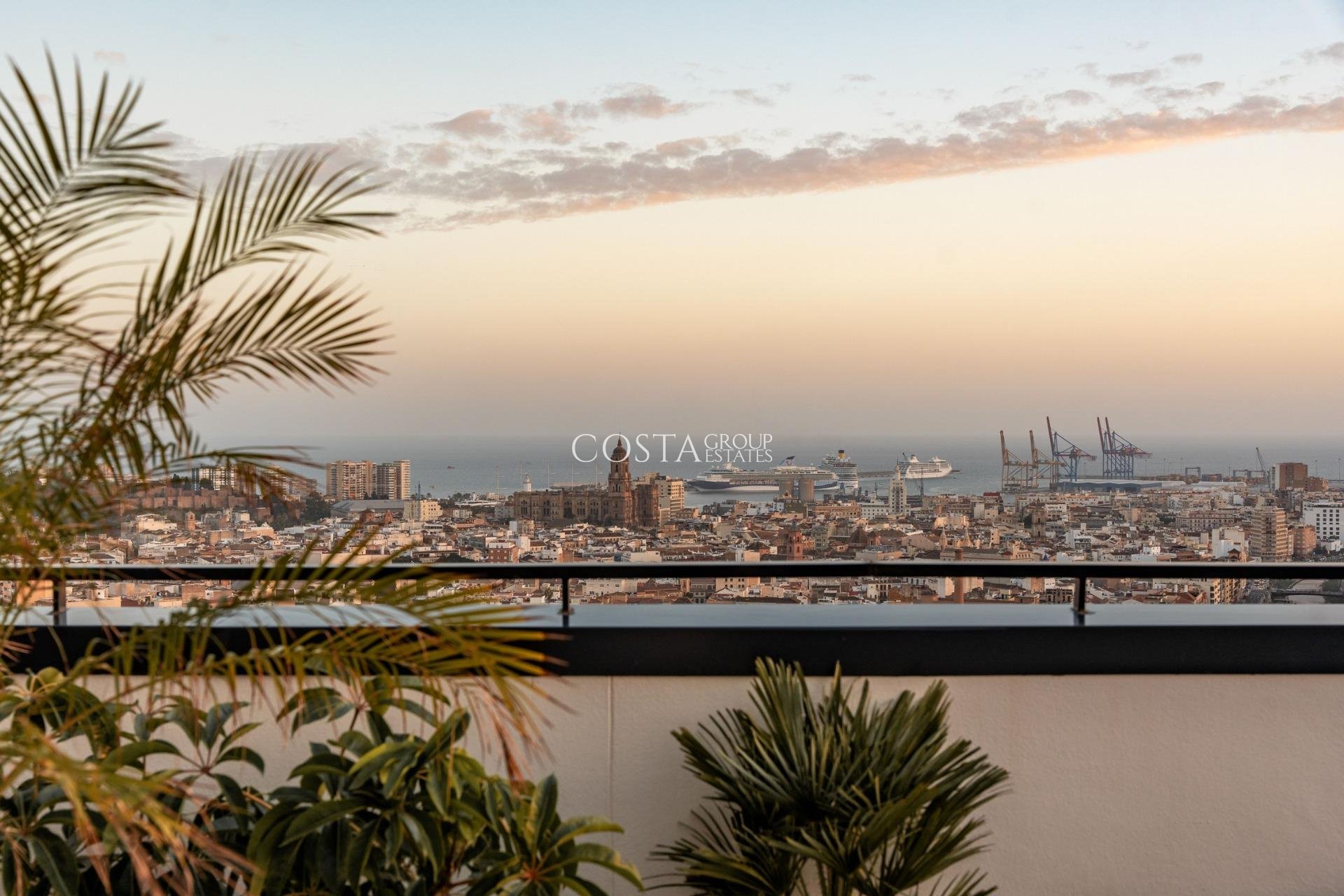 Neue Gebäude - Apartment -
Málaga - Centro