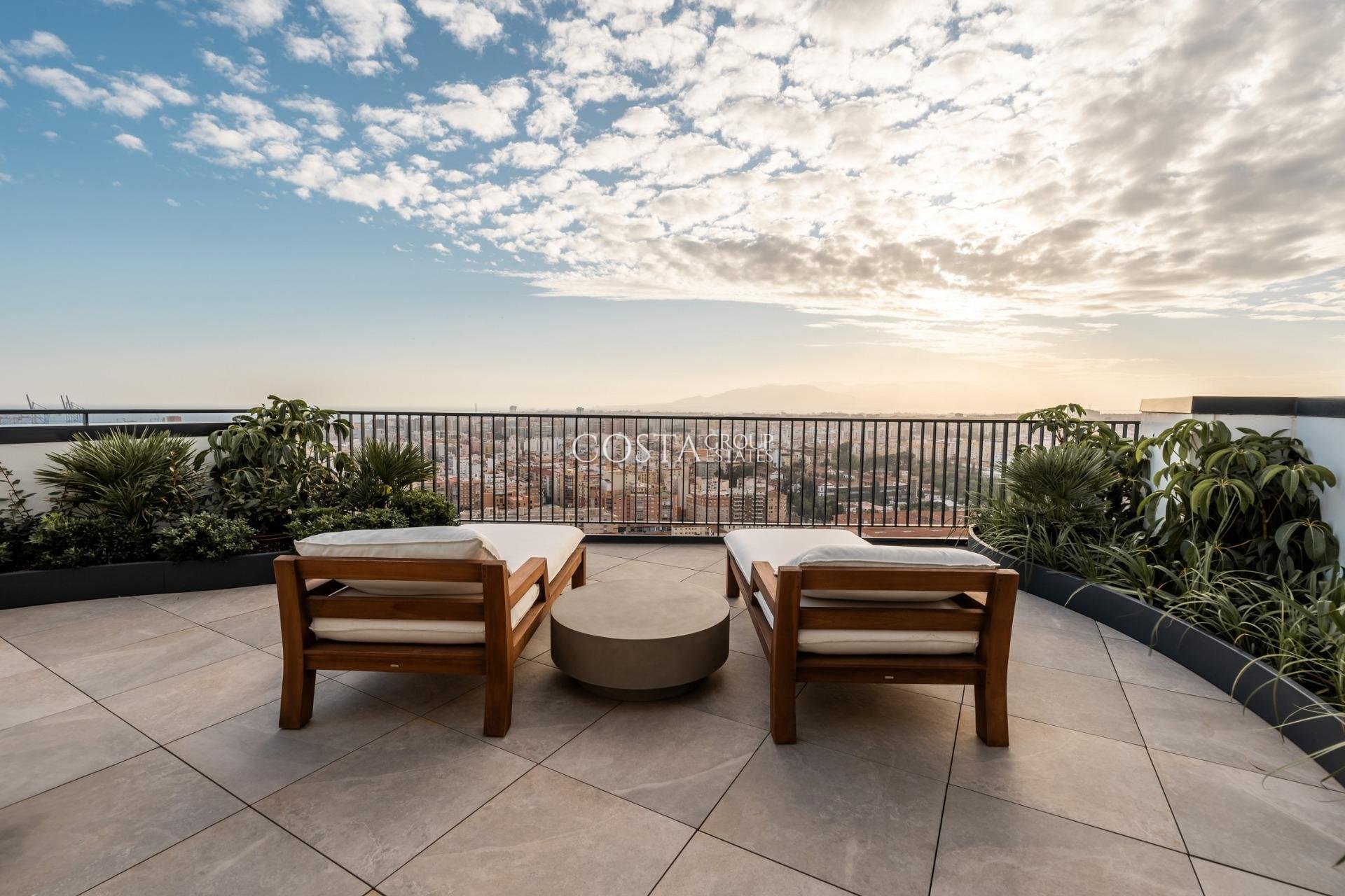 Neue Gebäude - Apartment -
Málaga - Centro