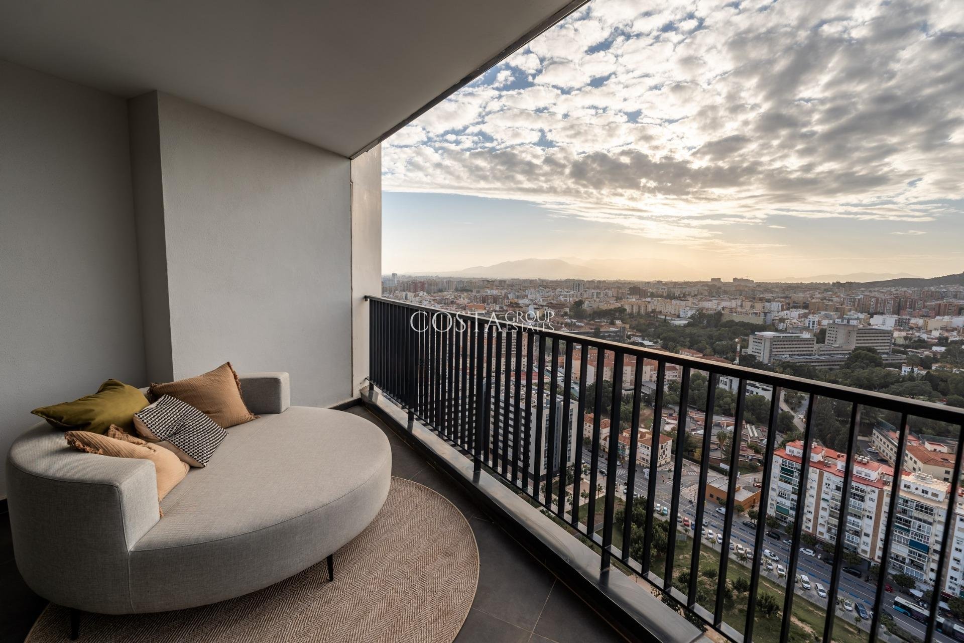 Neue Gebäude - Apartment -
Málaga - Centro