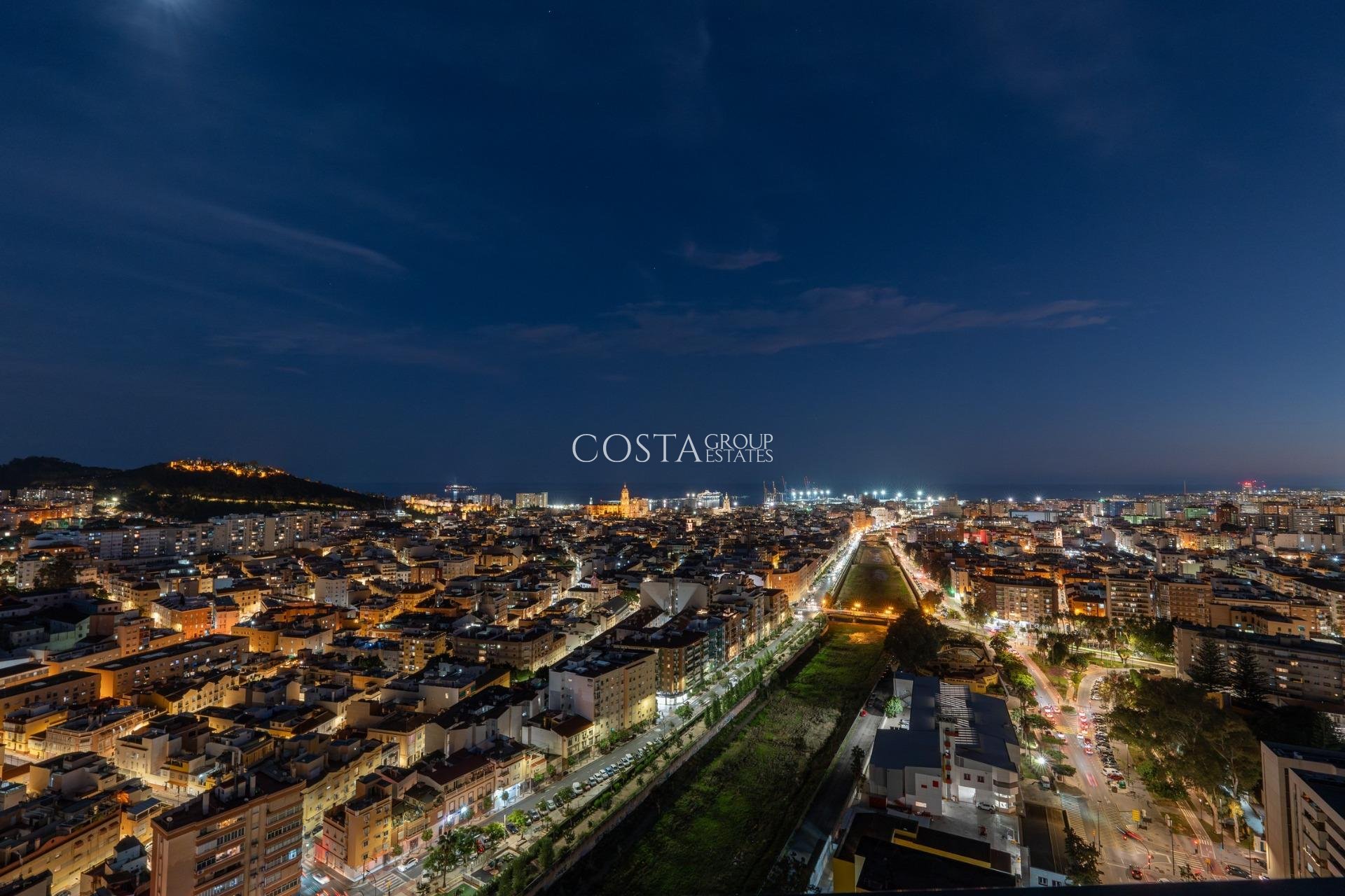 Neue Gebäude - Apartment -
Málaga - Centro