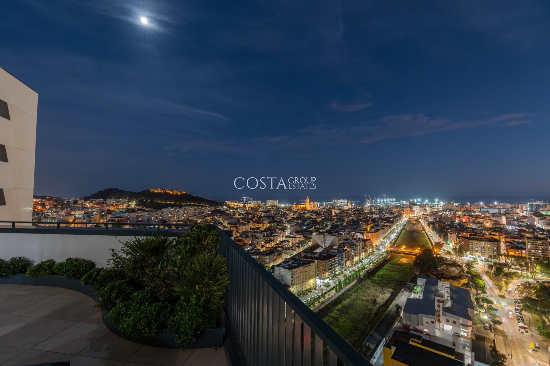 Neue Gebäude - Apartment -
Málaga - Centro