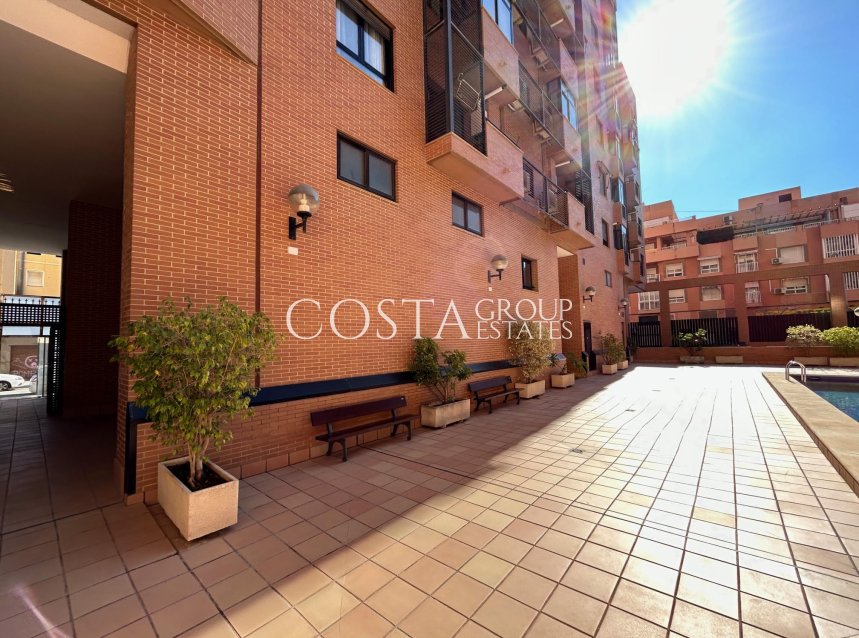 Neue Gebäude - Apartments -
Alicante (Alacant)