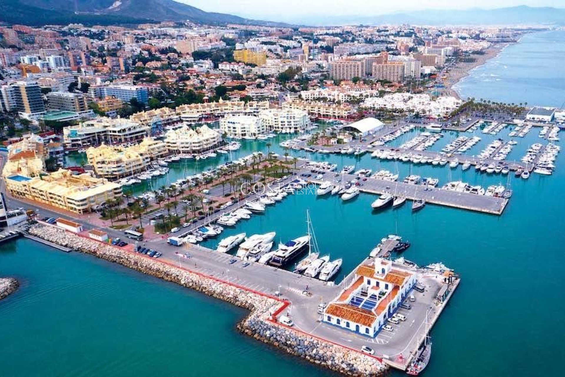 Neue Gebäude - Apartments -
Benalmádena - Puerto Marina