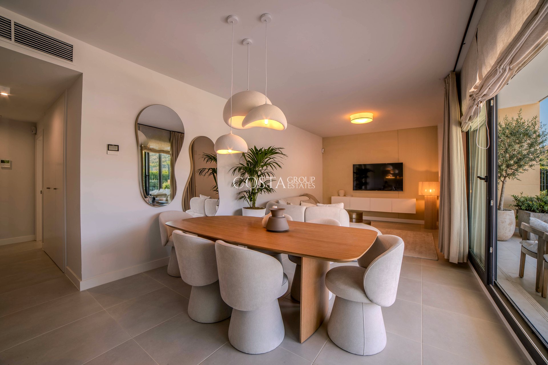 Neue Gebäude - Apartments -
Casares