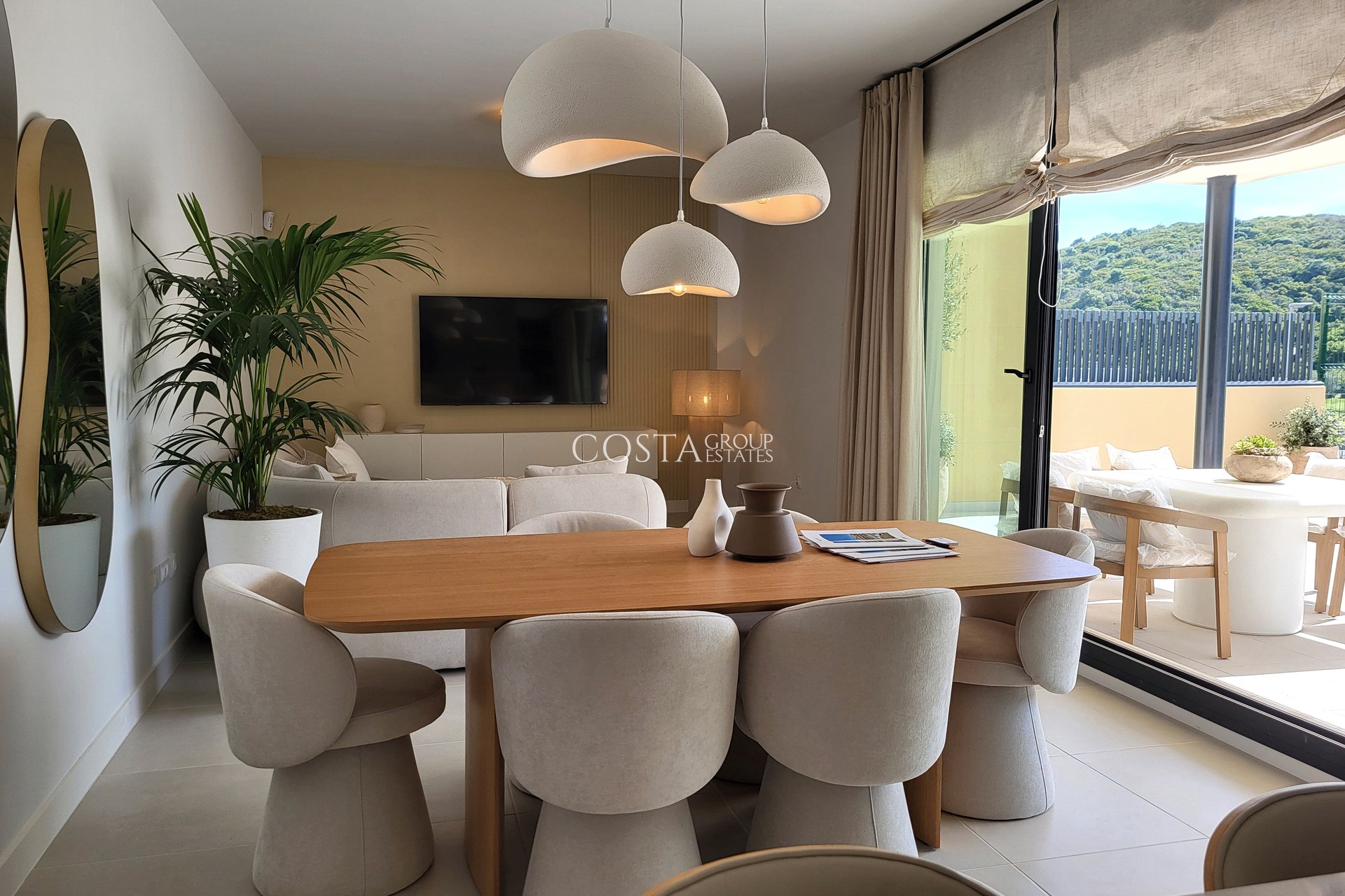Neue Gebäude - Apartments -
Casares