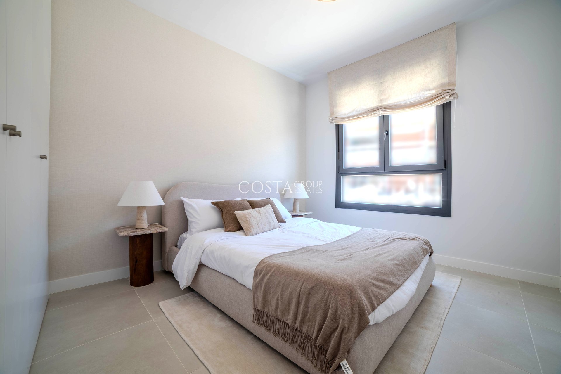 Neue Gebäude - Apartments -
Casares