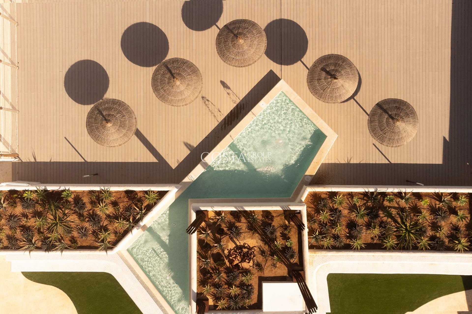 Neue Gebäude - Apartments -
Denia - L´Estanyó (Marinas)