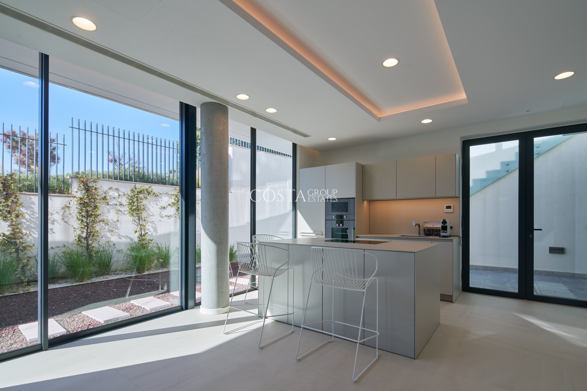 Neue Gebäude - Apartments -
Estepona