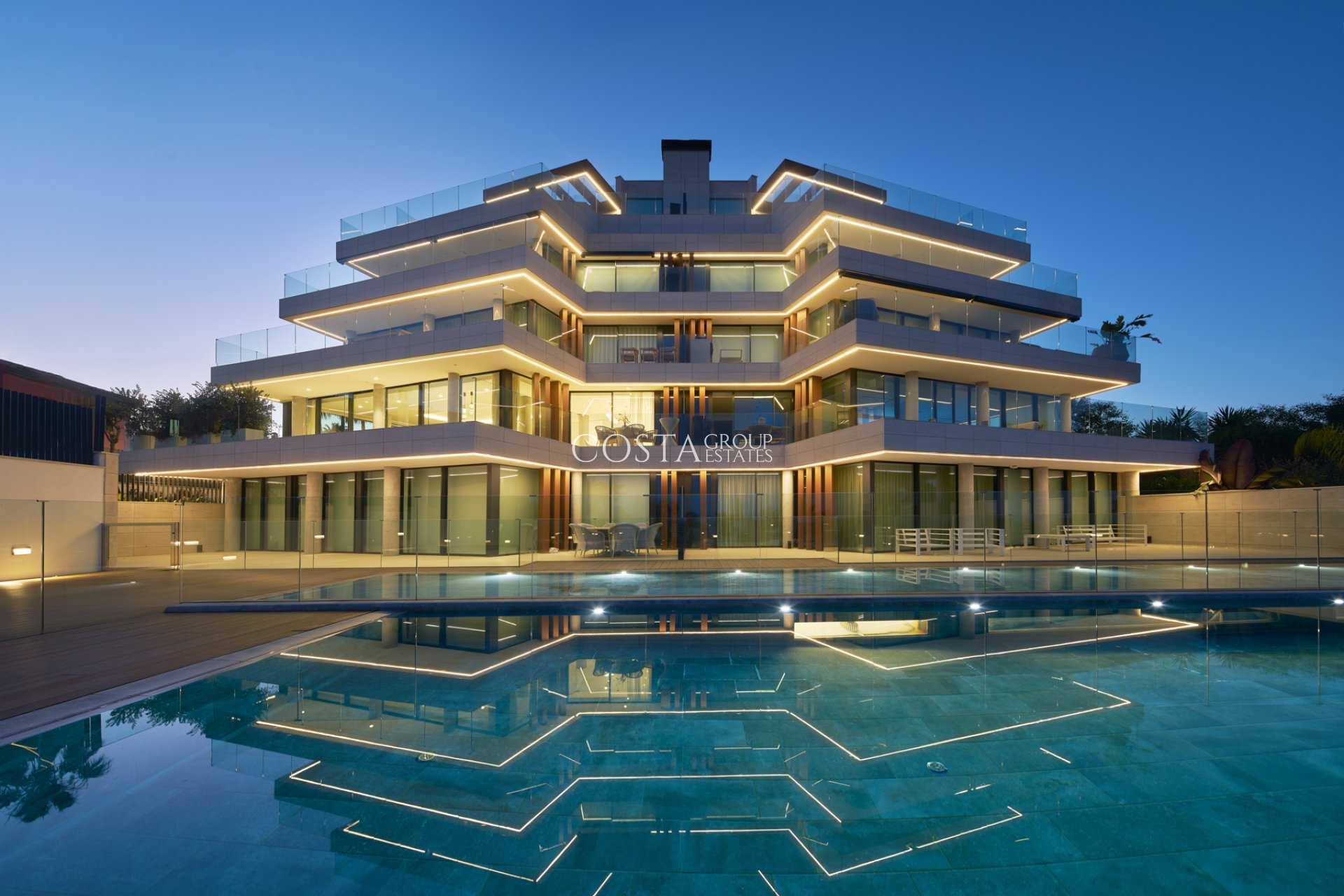 Neue Gebäude - Apartments -
Estepona