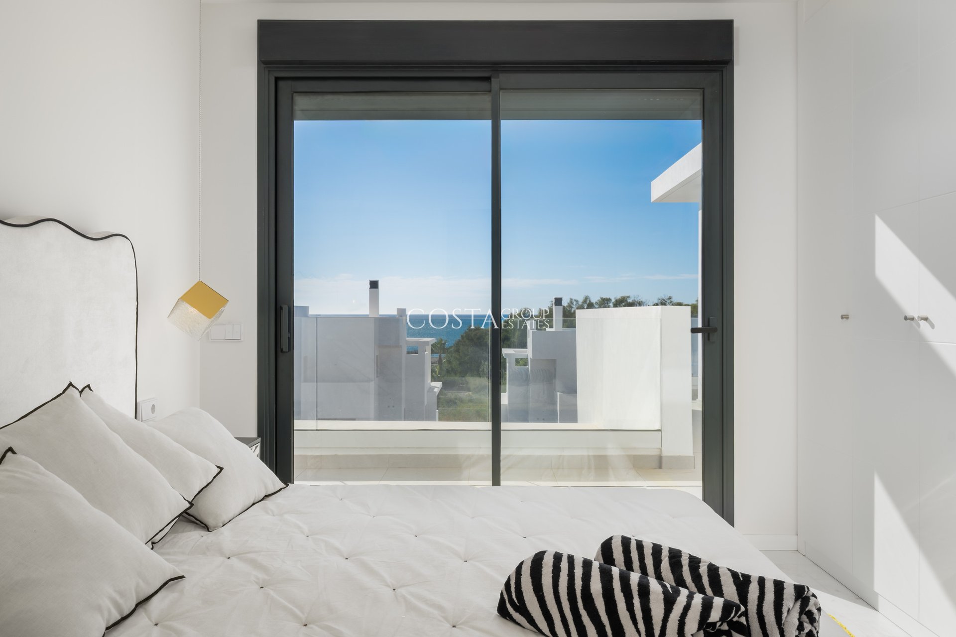 Neue Gebäude - Apartments -
Estepona