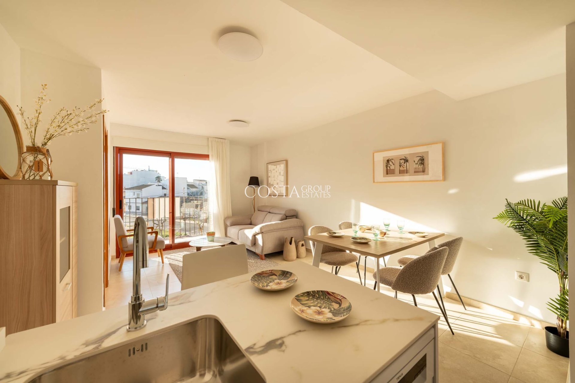 Neue Gebäude - Apartments -
Jerónimo y Avileses