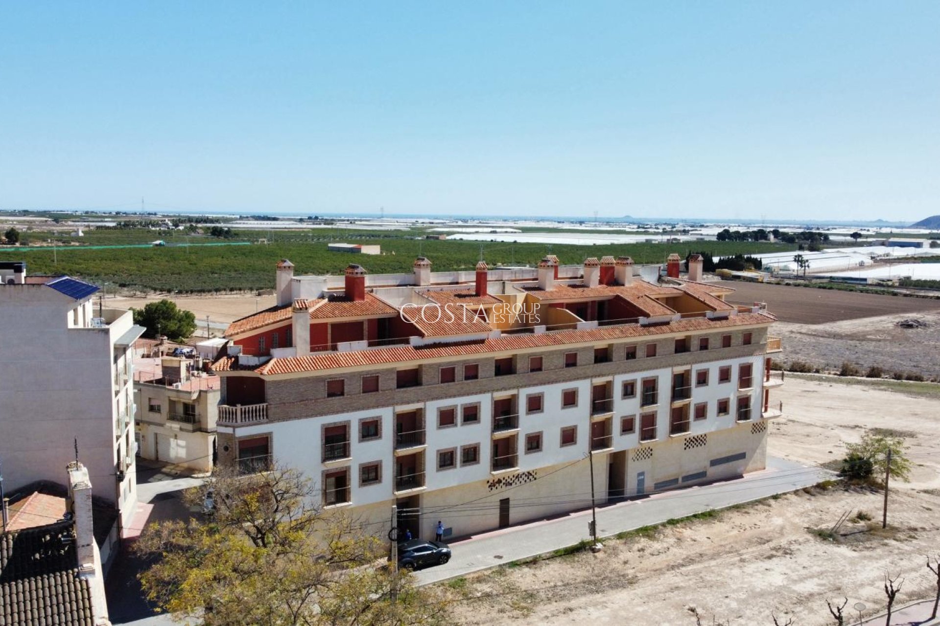 Neue Gebäude - Apartments -
Jerónimo y Avileses