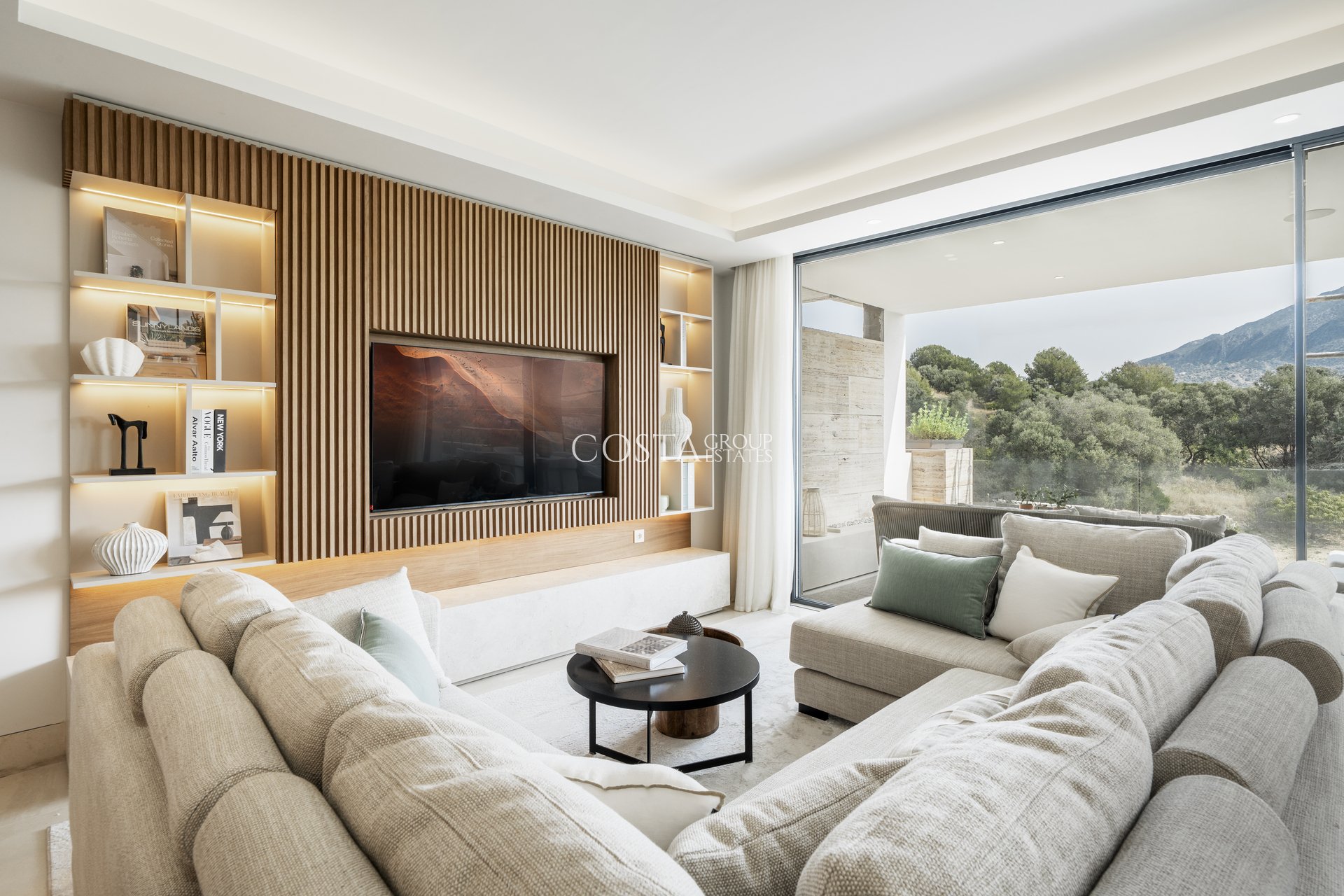 Neue Gebäude - Apartments -
Marbella