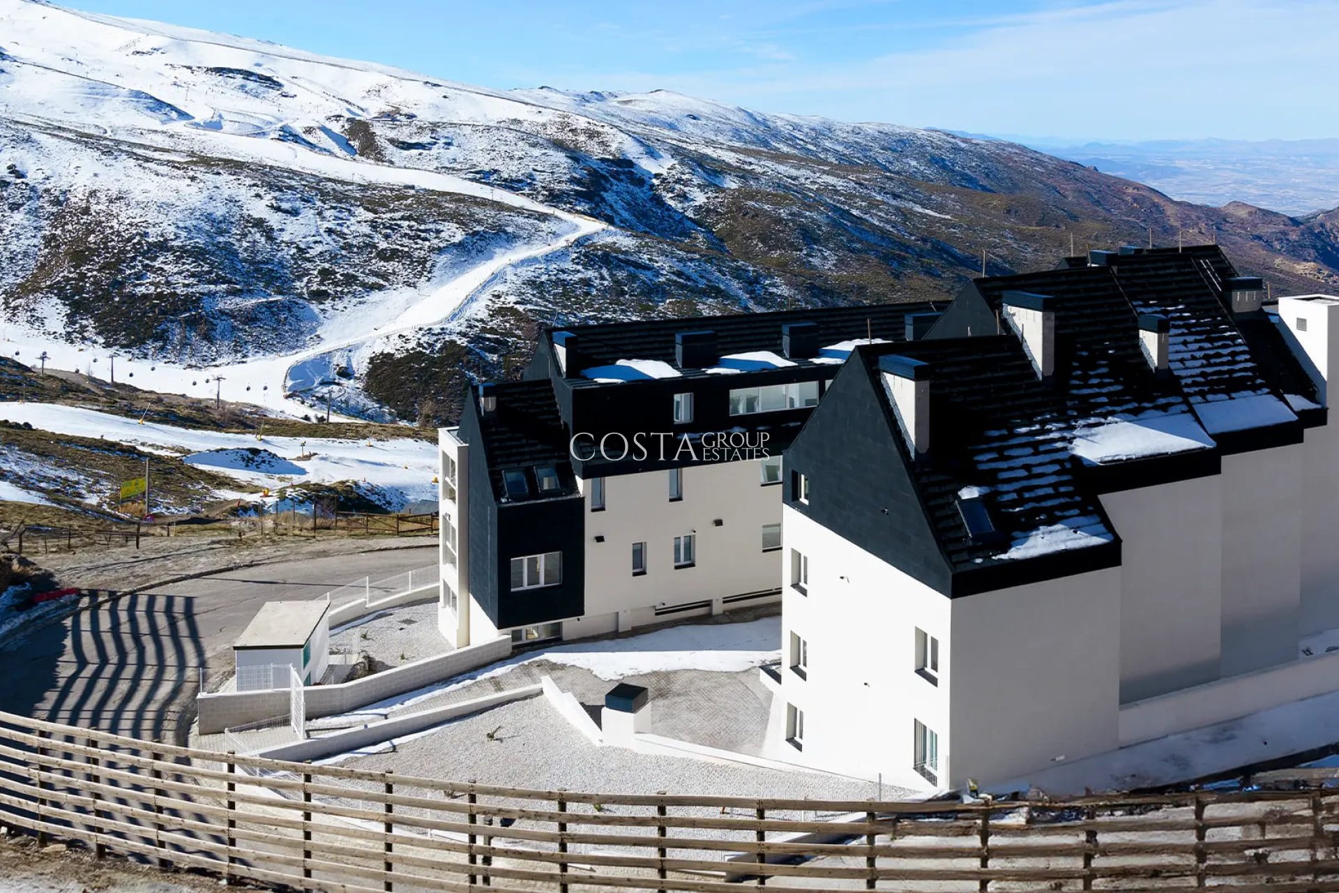 Neue Gebäude - Apartments -
Monachil