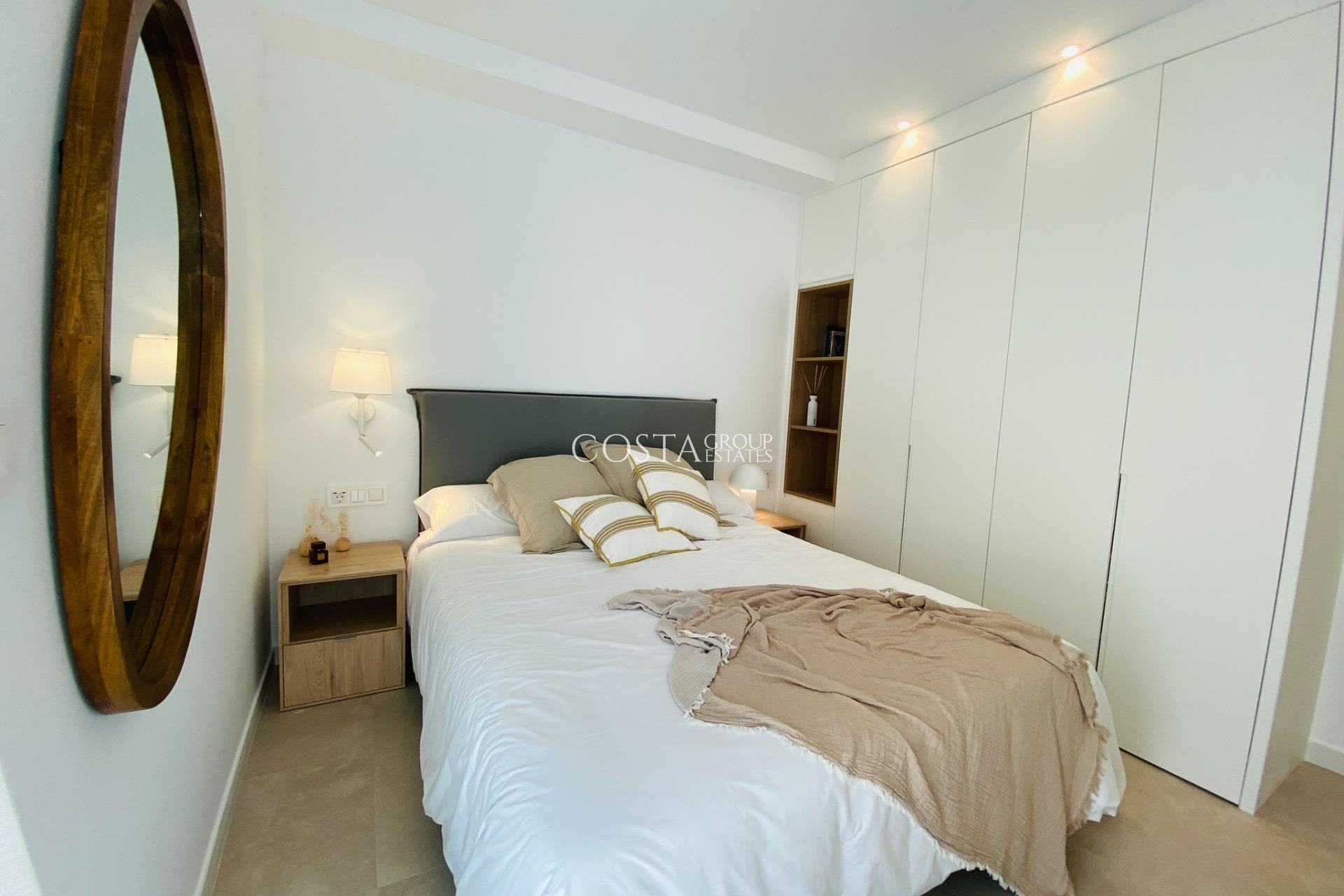 Neue Gebäude - Apartments -
Pilar de la Horadada - pueblo