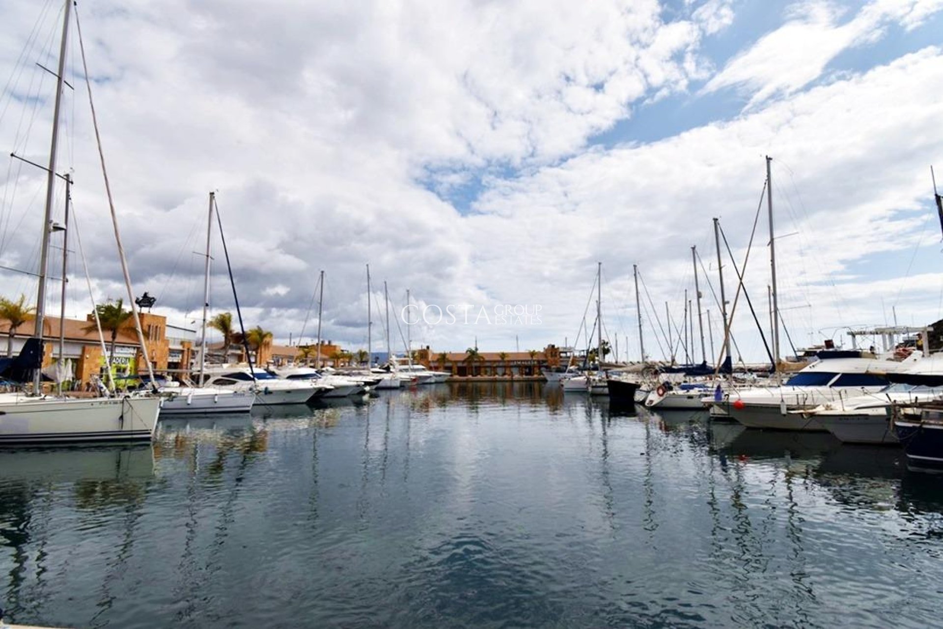 Neue Gebäude - Apartments -
Puerto de Mazarron - Playa del Puerto
