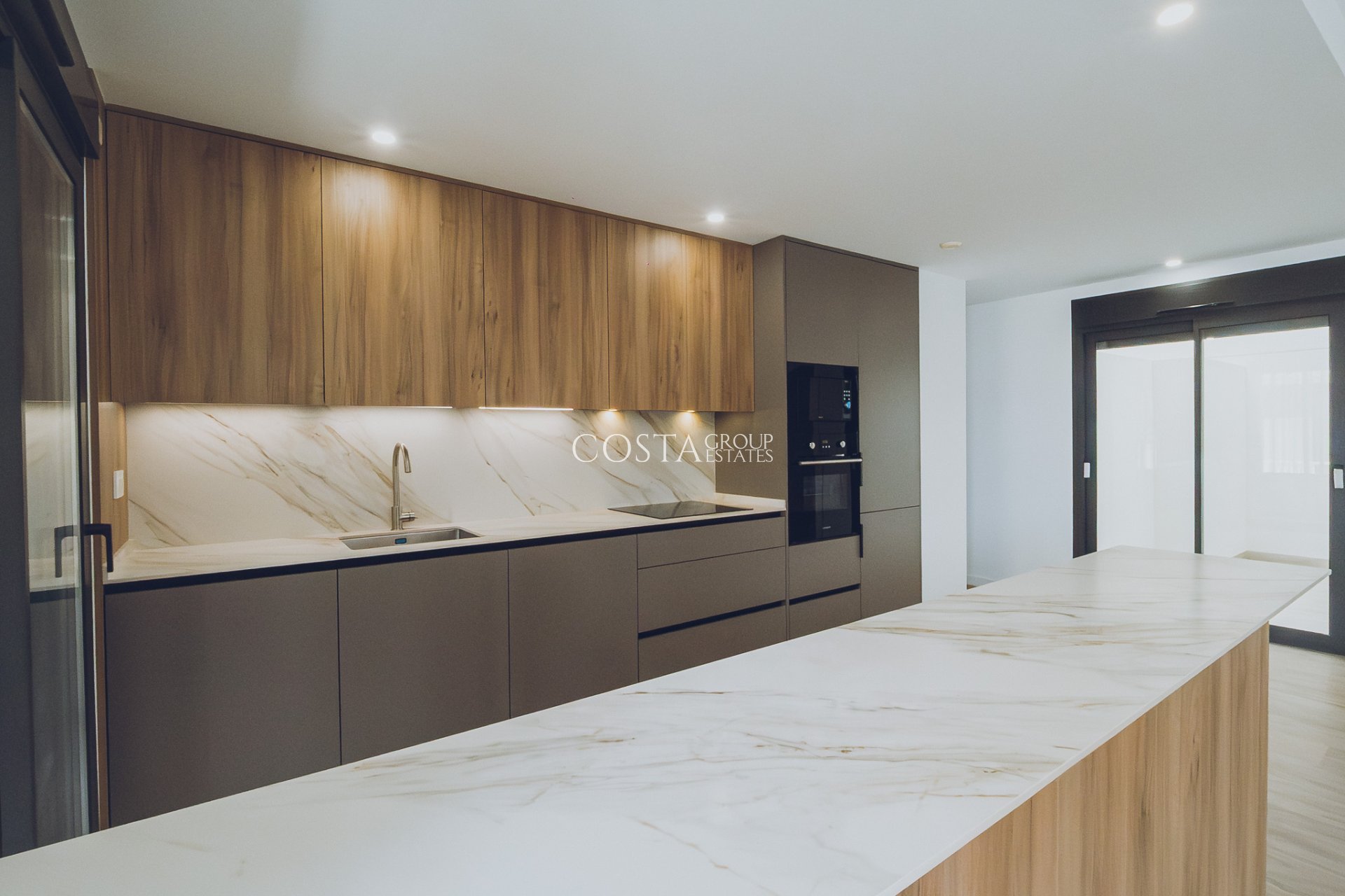 Neue Gebäude - Apartments -
Redován