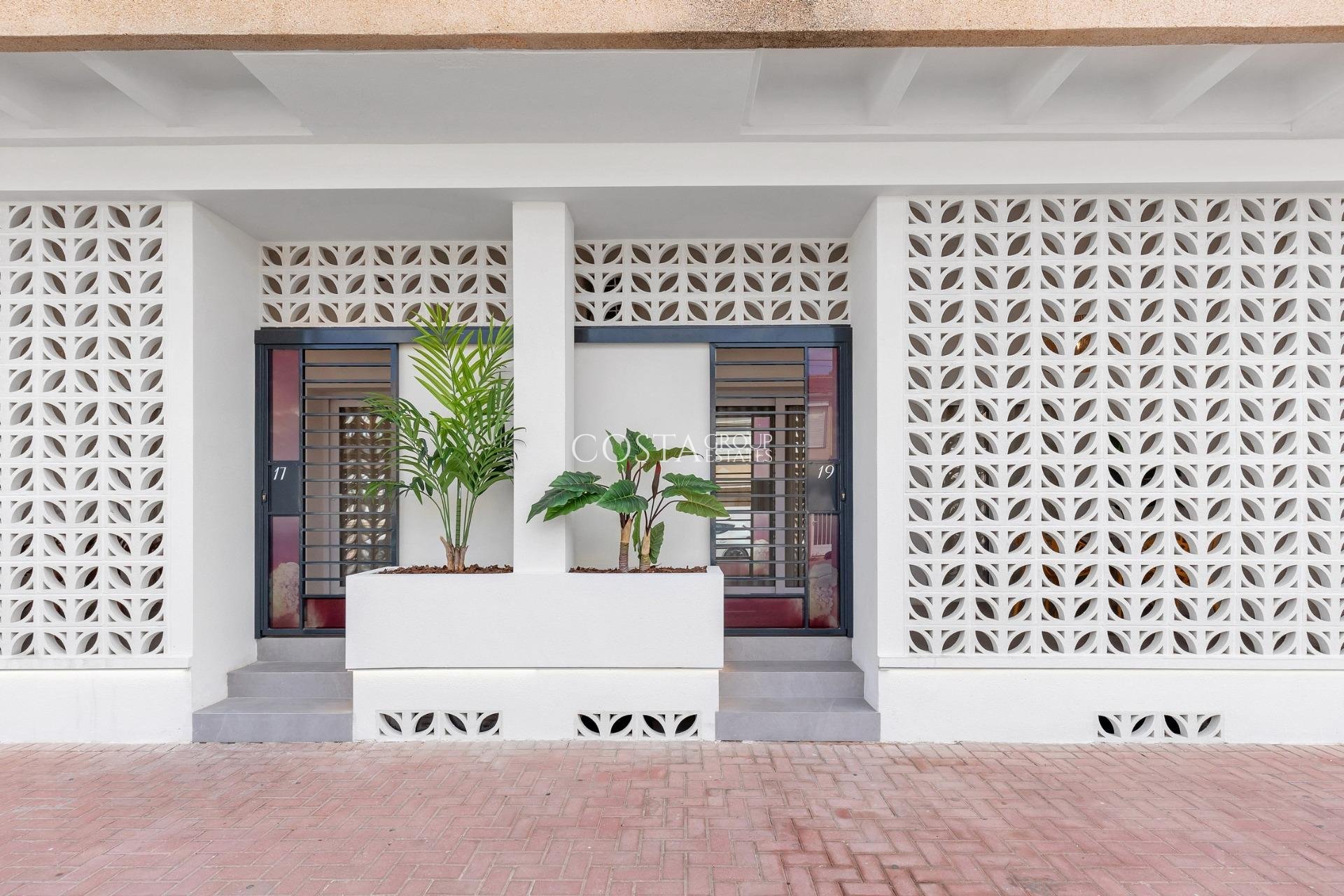 Neue Gebäude - Apartments -
Torrevieja - Playa Los Naufragos