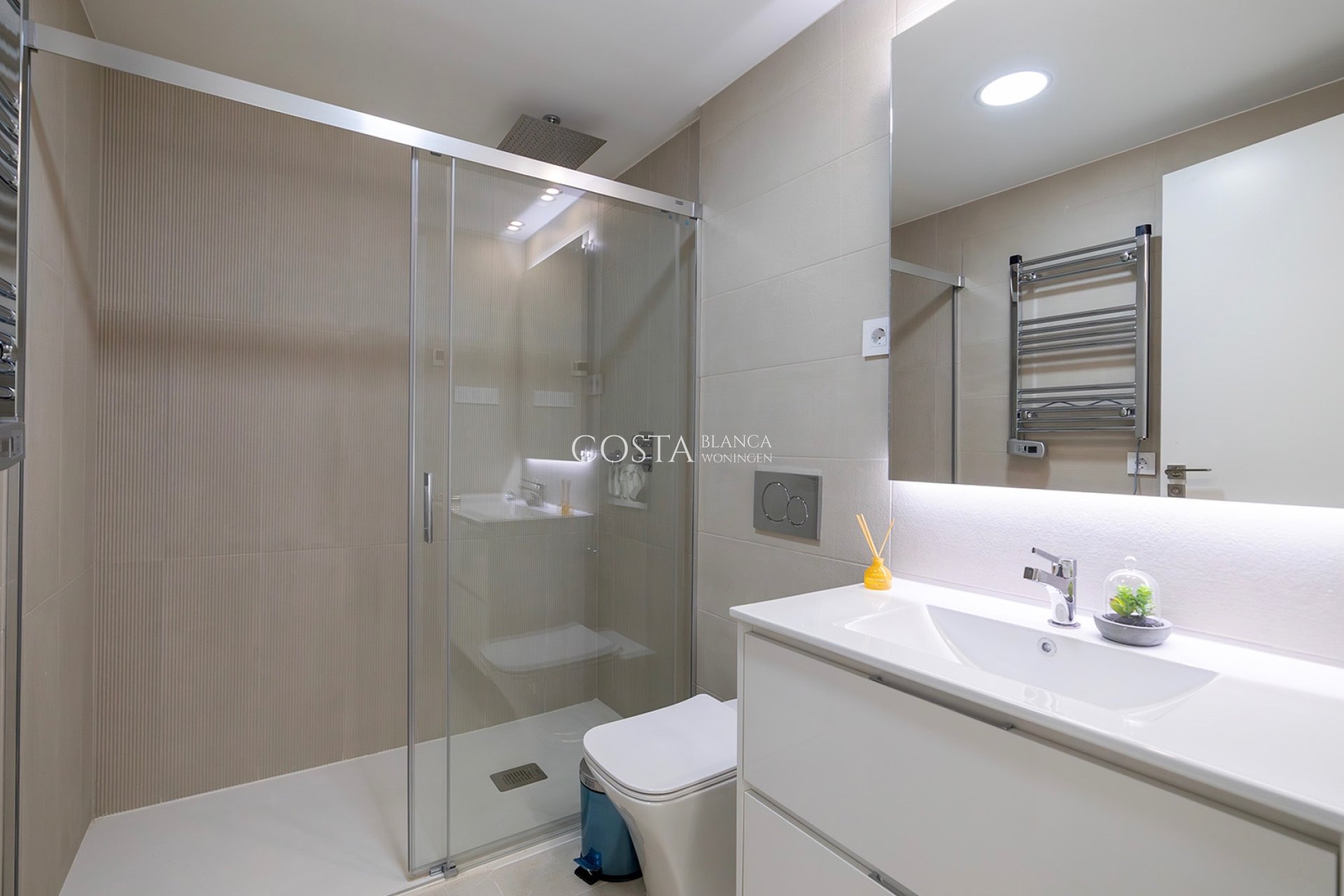 Neue Gebäude - Apartments -
Torrevieja - Punta Prima