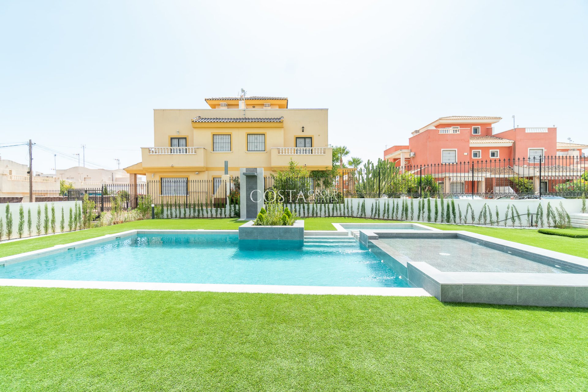 Neue Gebäude - Apartments -
Torrevieja