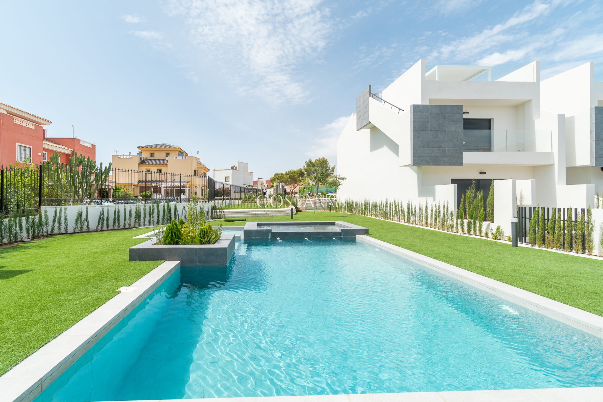 Neue Gebäude - Apartments -
Torrevieja
