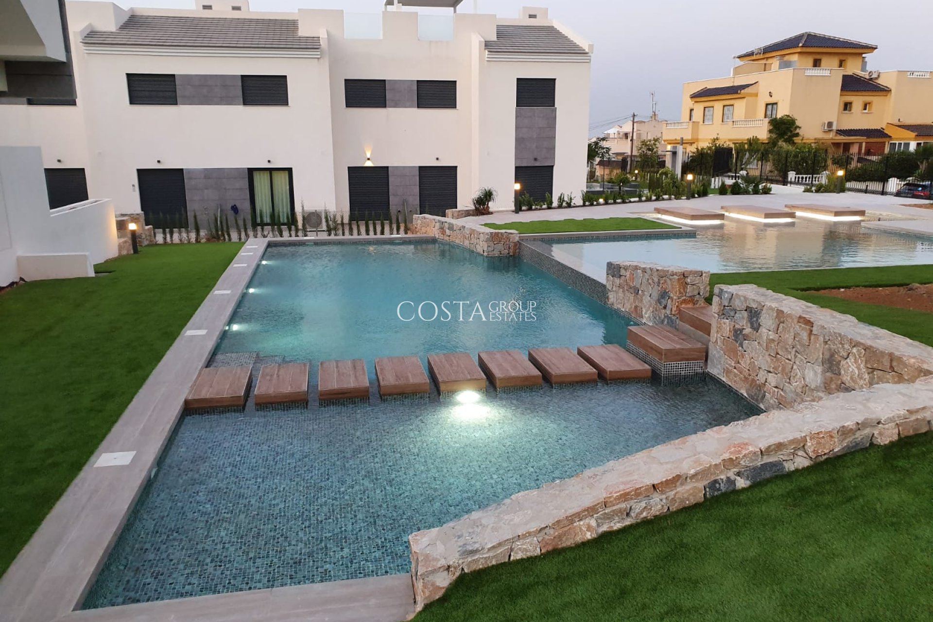 Neue Gebäude - Apartments -
Torrevieja