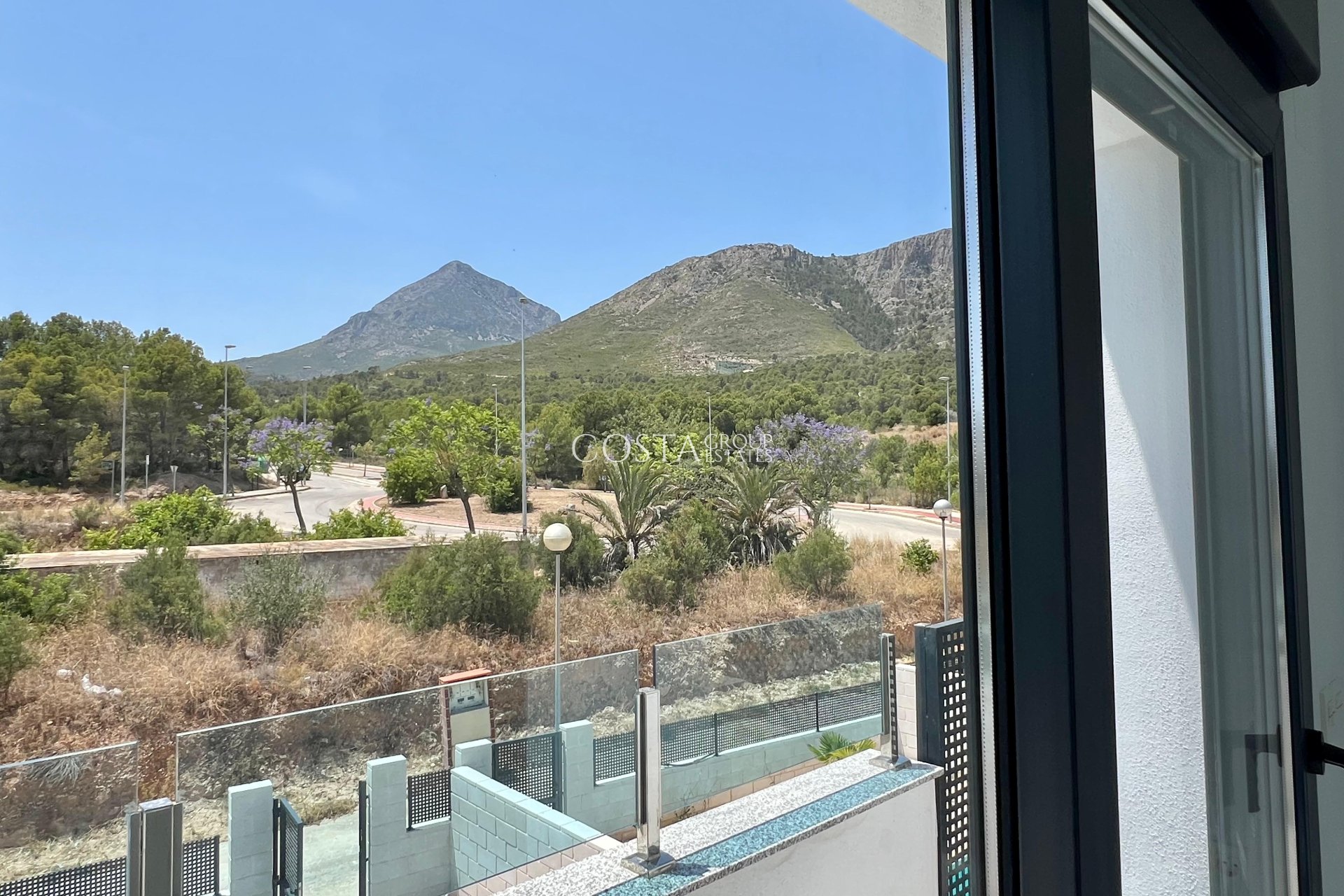 Neue Gebäude - detached -
Polop