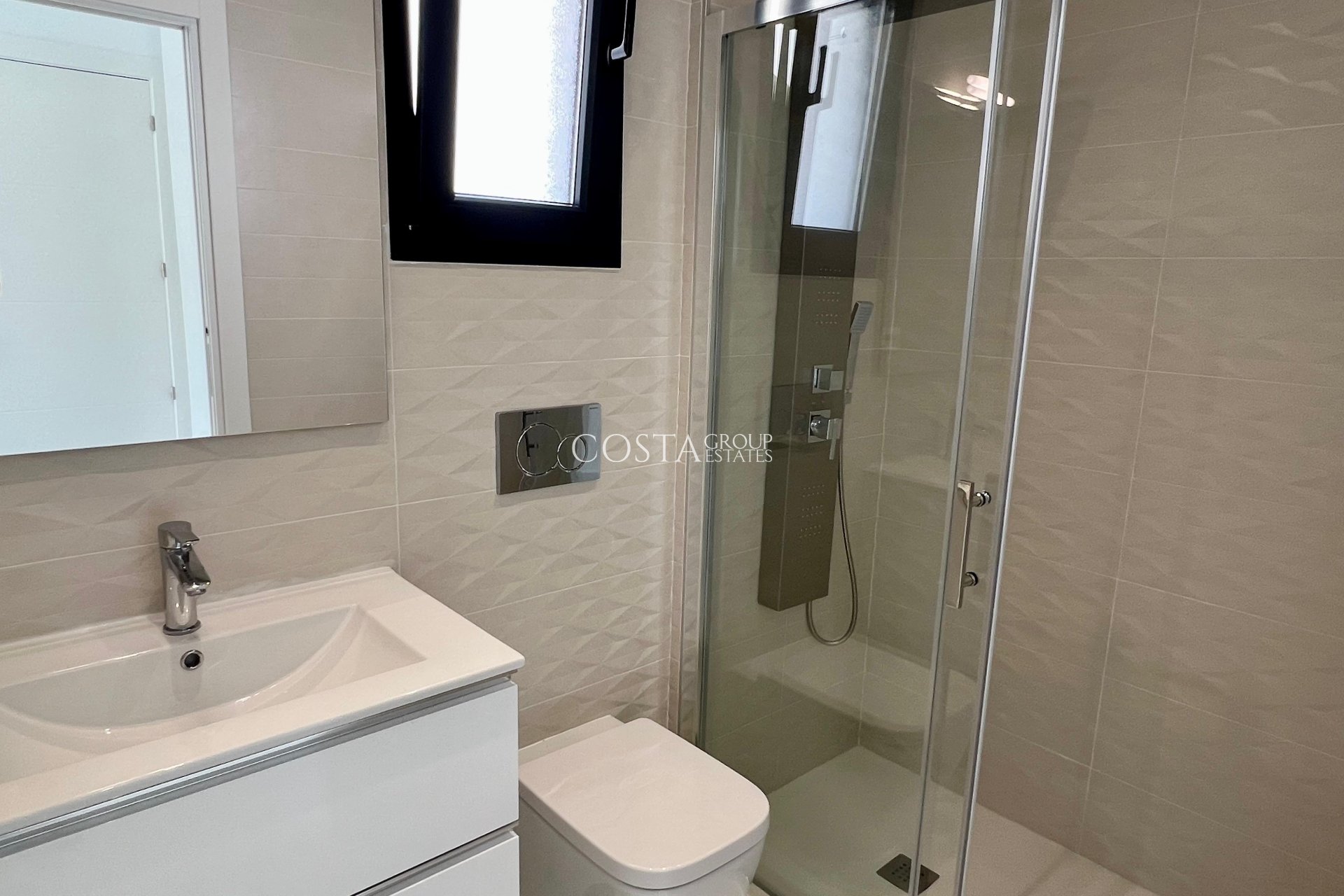 Neue Gebäude - detached -
Polop